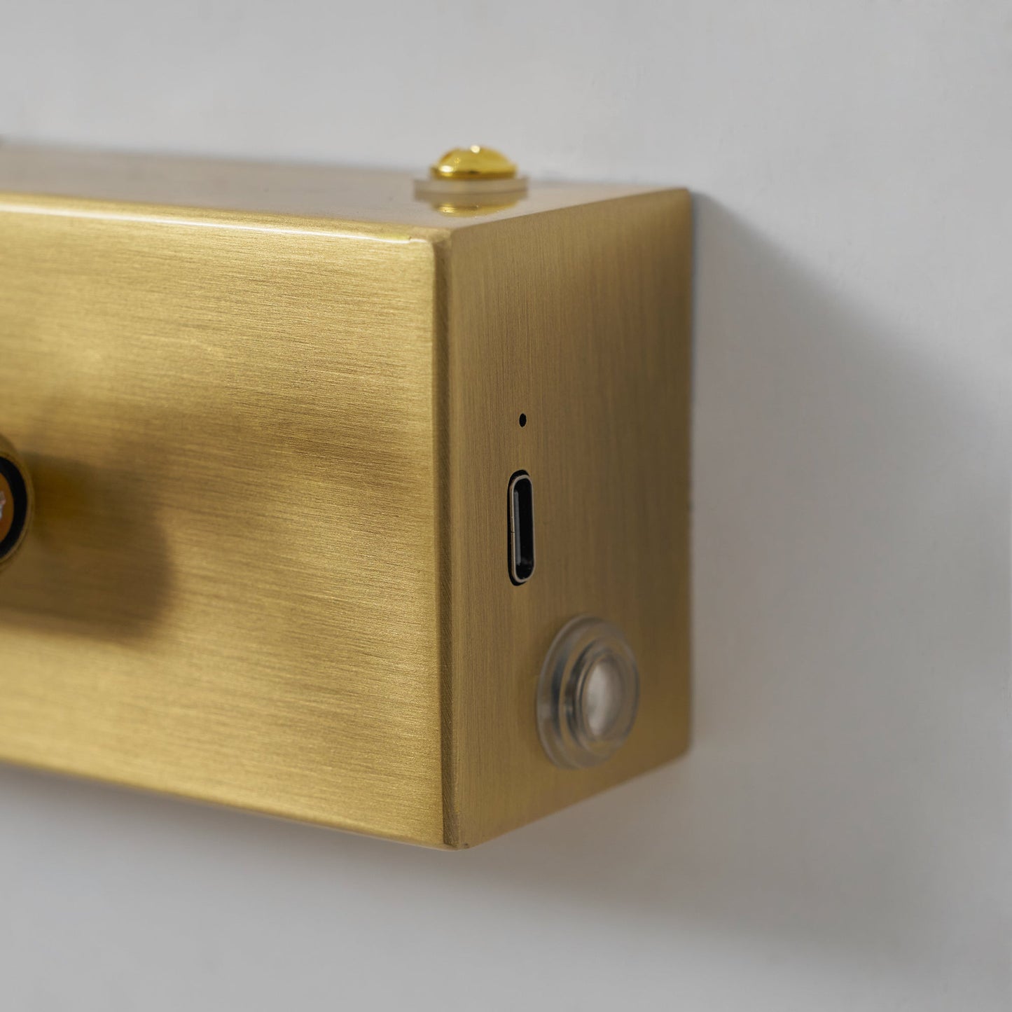 Regulus Brass Rechargeable Wall Lamp