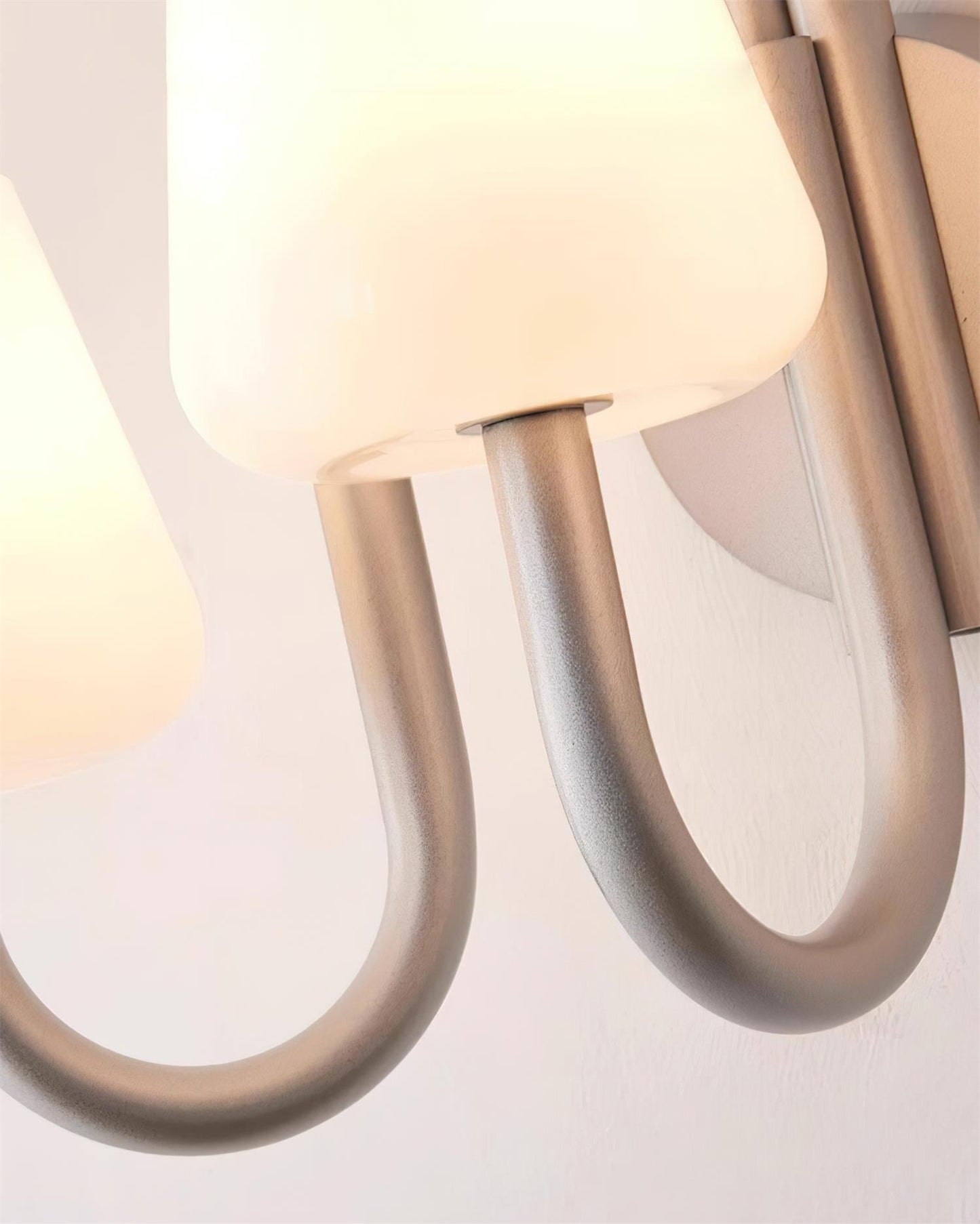 Caris Wall Lamp