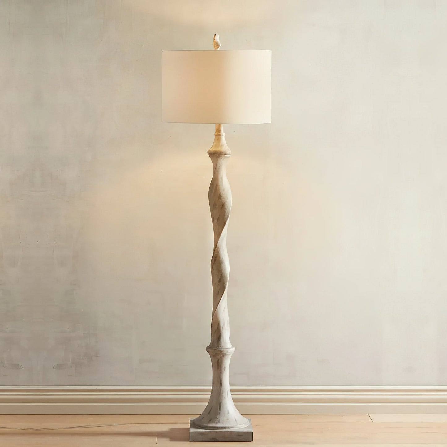Hesis Leroy Floor Lamp