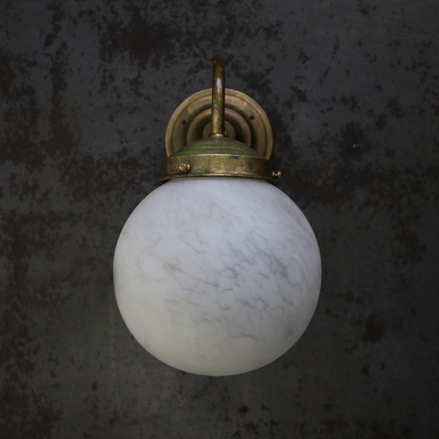 Vesine Alabaster Wall Lamp