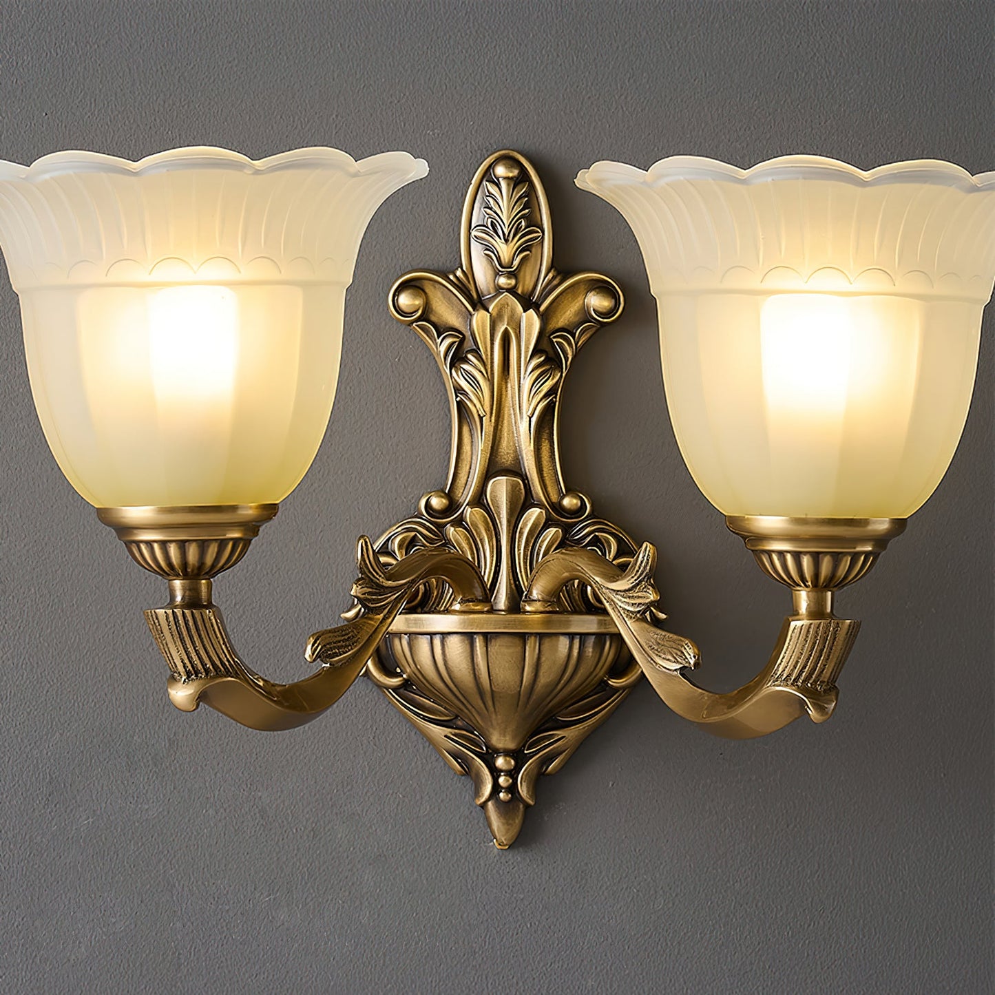 Vesor Flower Brass Sconce