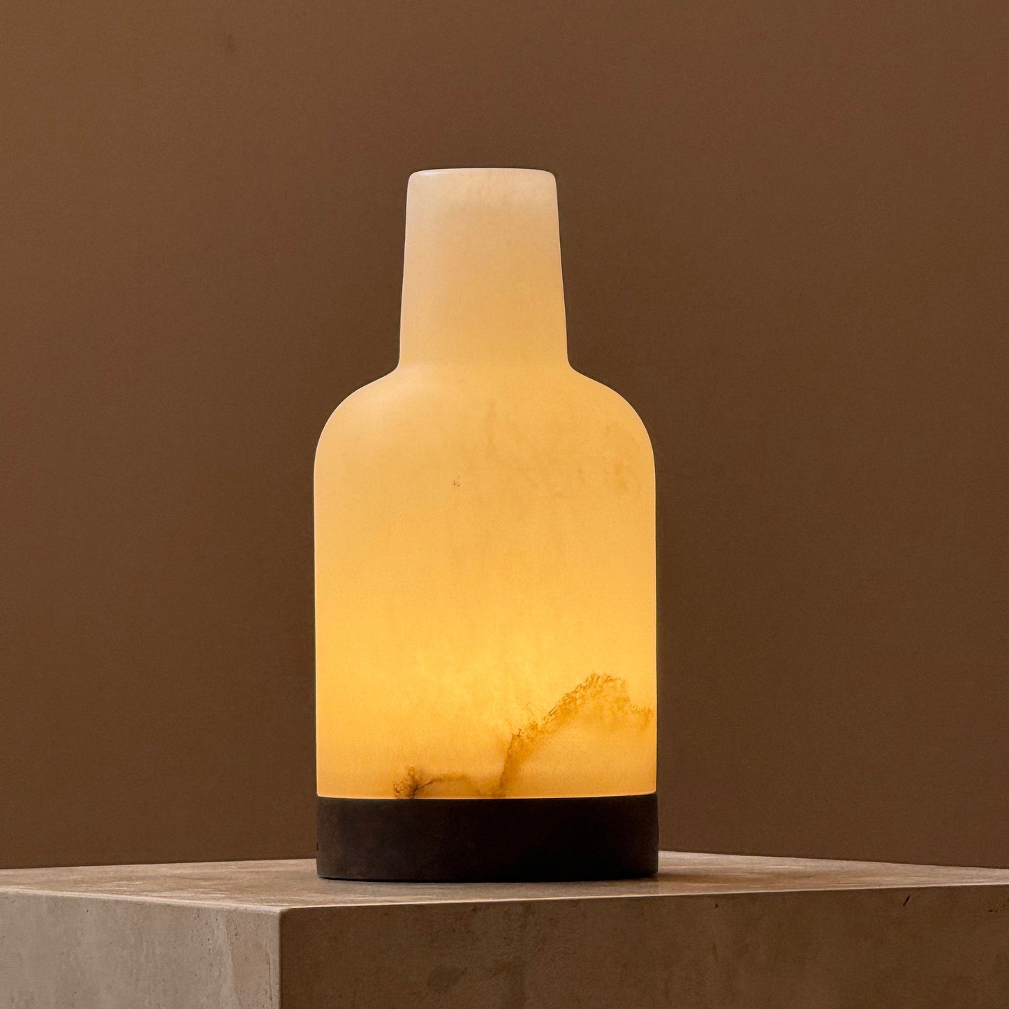 Islo Alabaster Table Lamp (Built-in Battery)