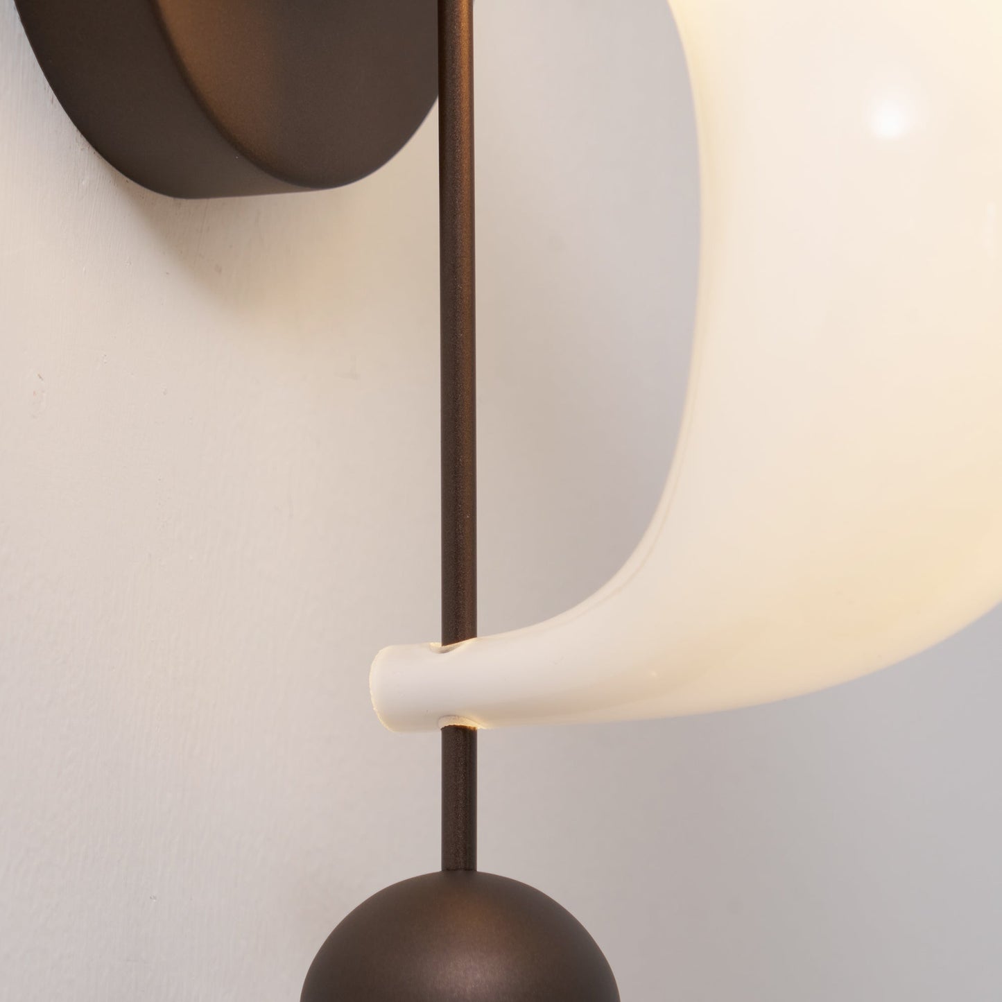 Velique Wall Lamp