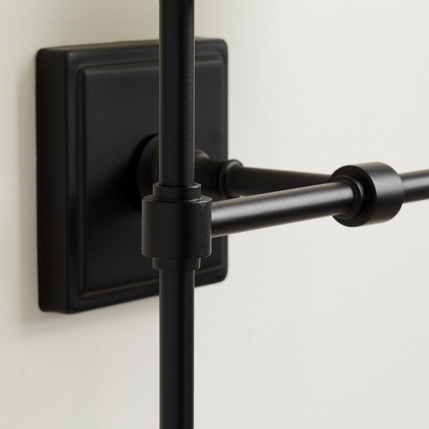 Statice Plug-in Wall Sconce