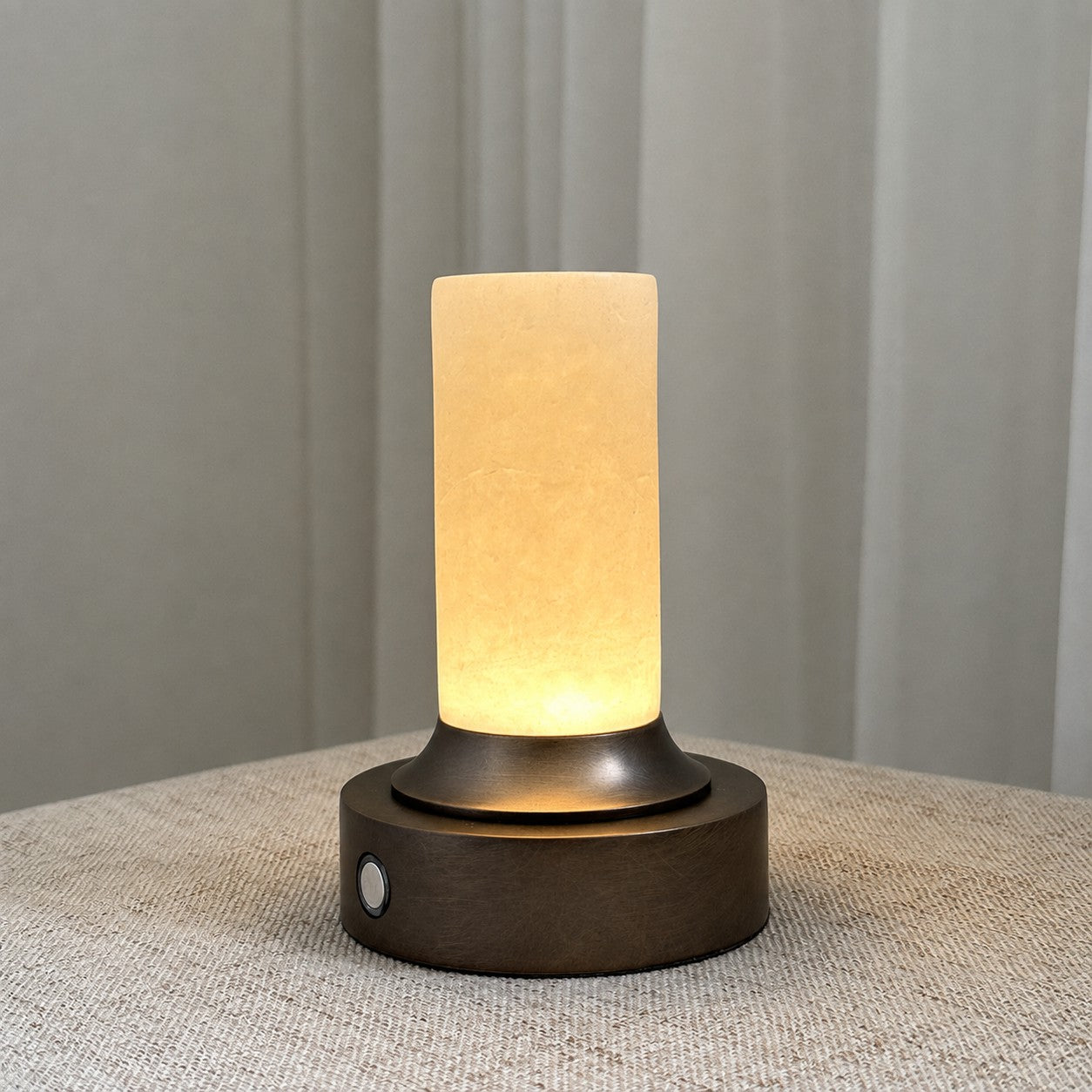 Solai Alabaster Table Lamp (Built-in Battery)
