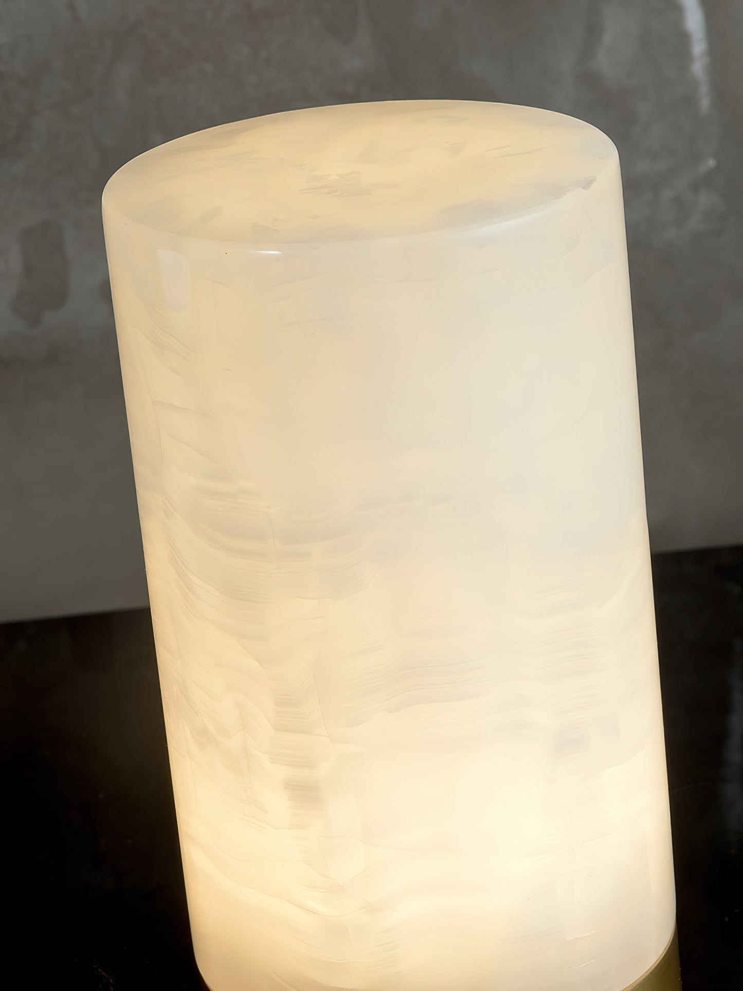 Kelvin Alabaster Table Lamp (built-in battery)