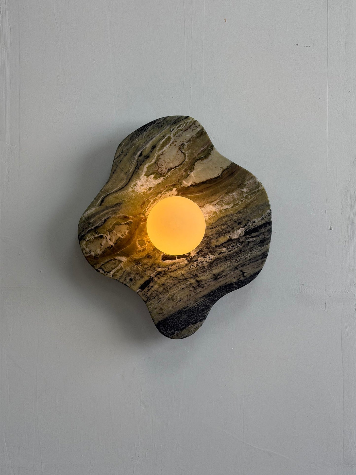 Solo Marble Wall Lamp