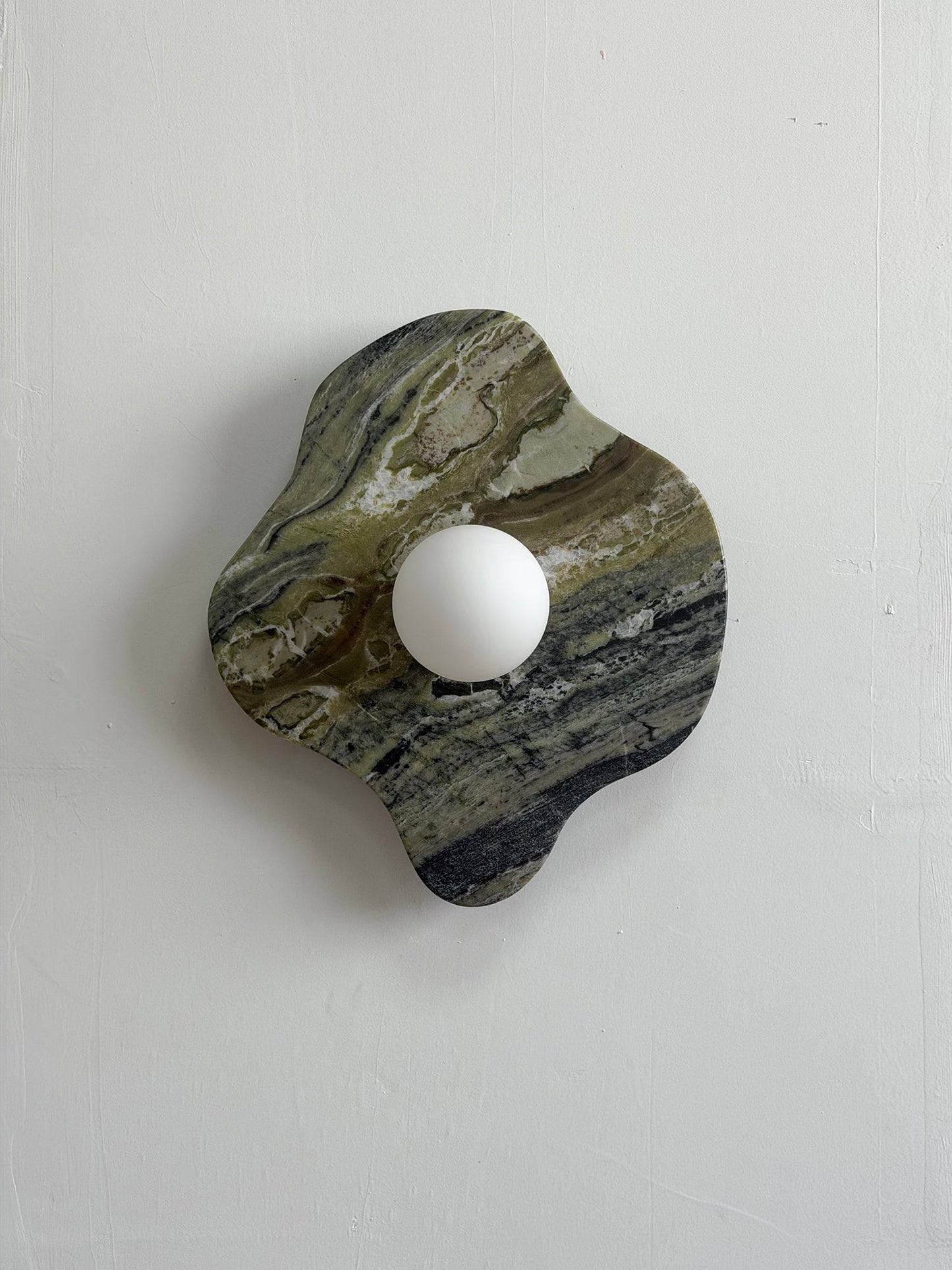 Solo Marble Wall Lamp