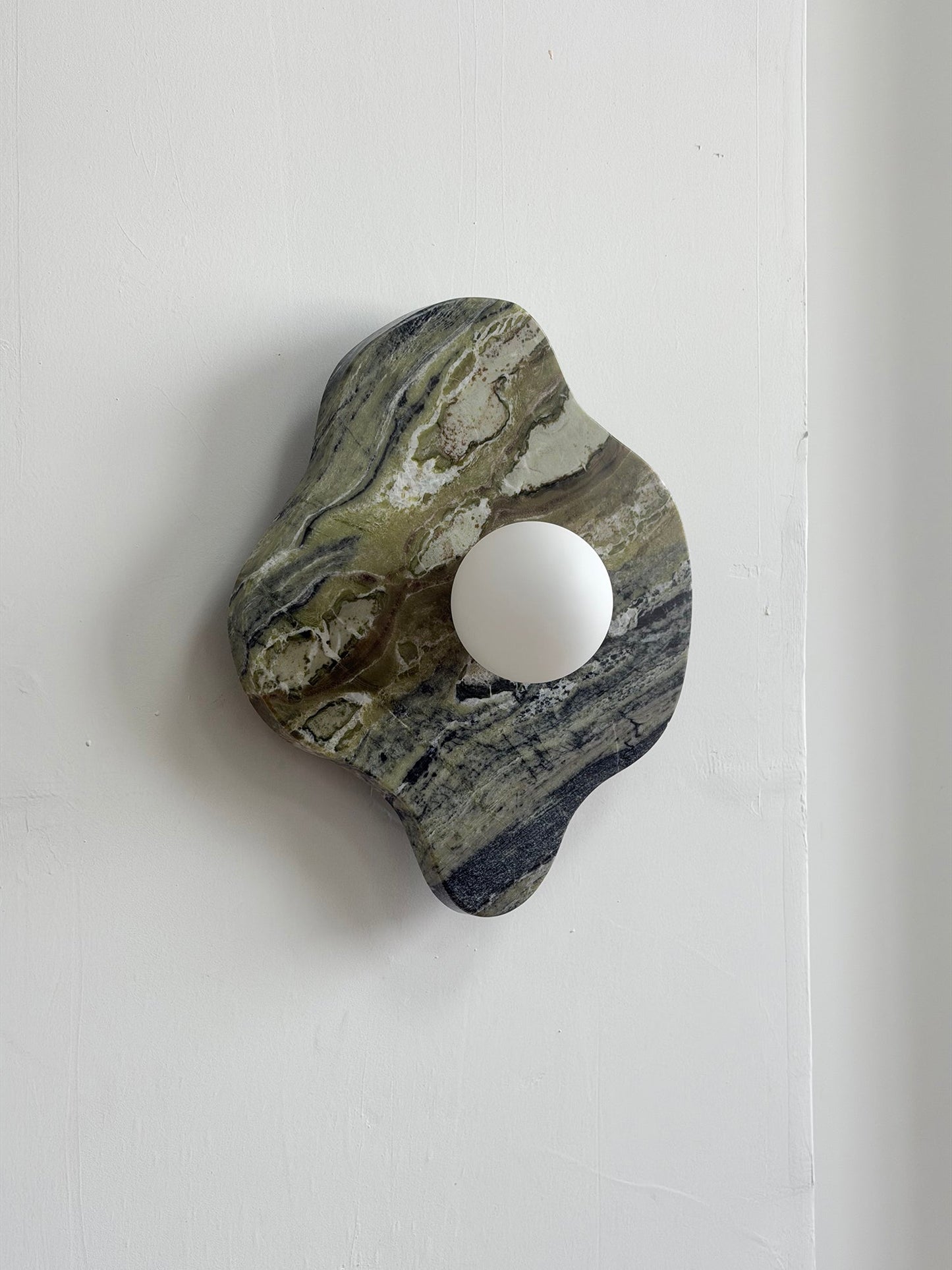 Solo Marble Wall Lamp