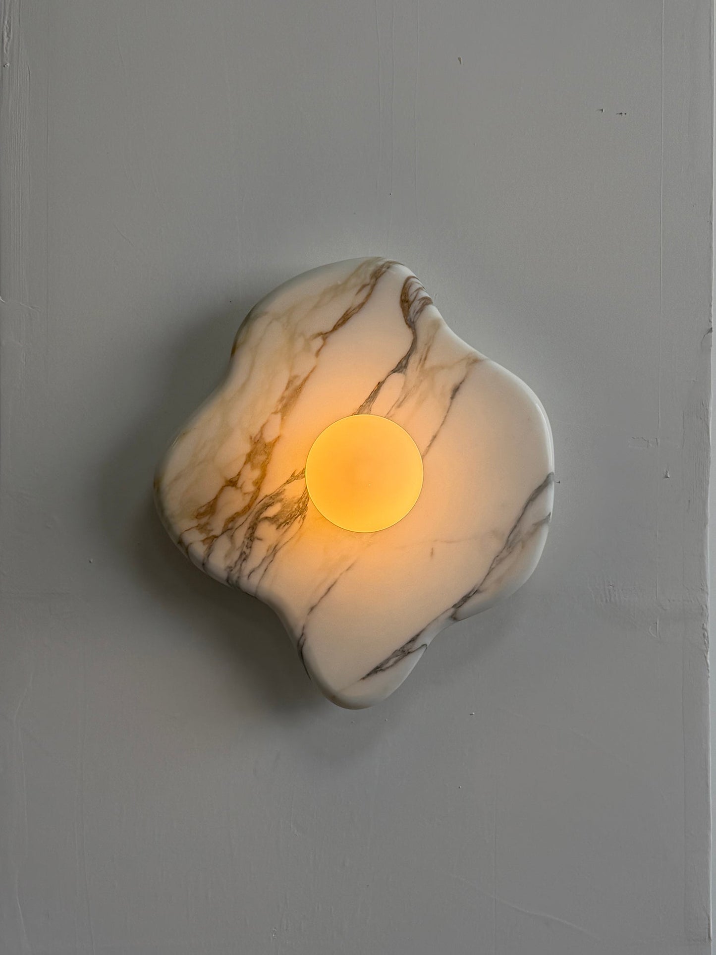 Solo Marble Wall Lamp