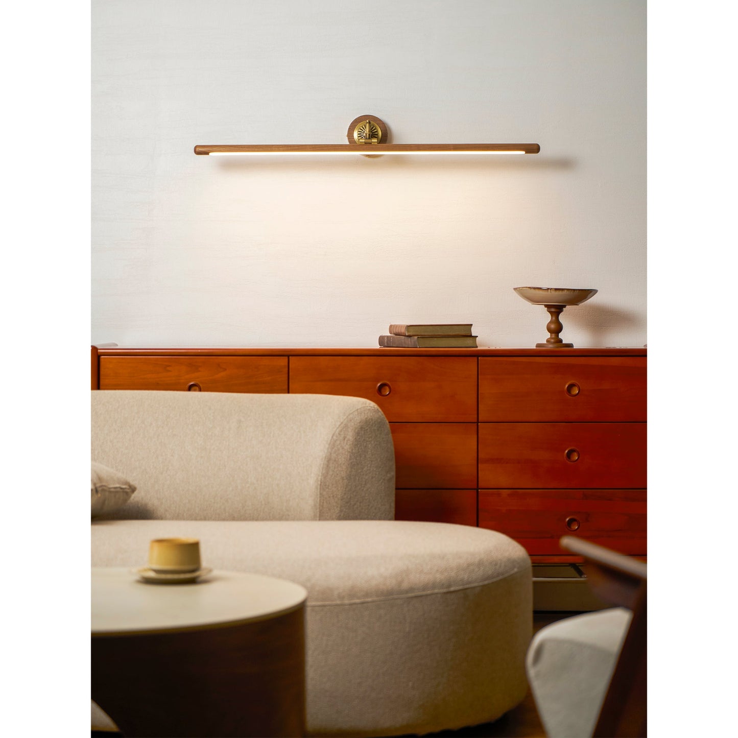 Gilan Picture Wall Lamp