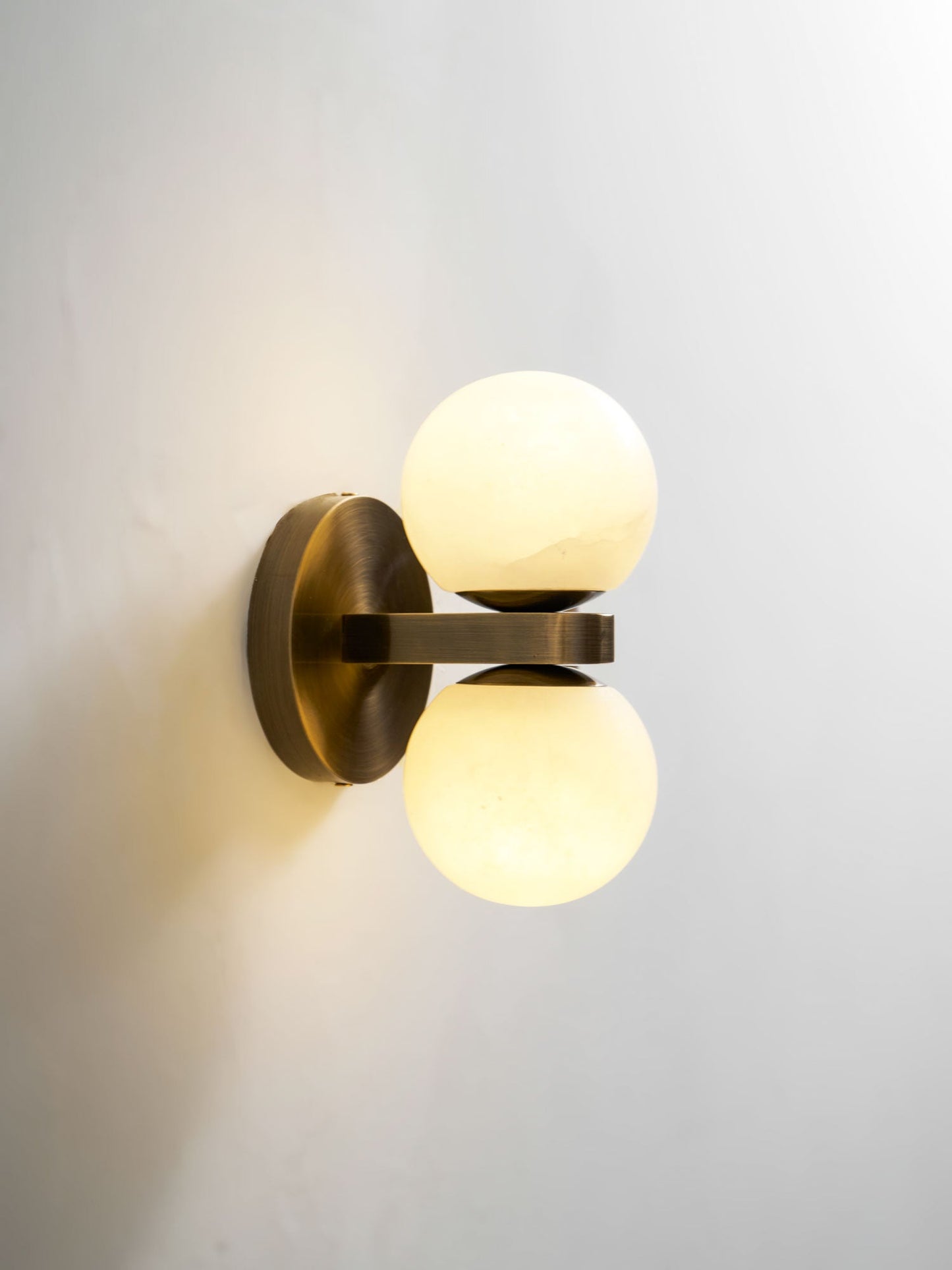 Zela Globe Alabaster Wall Lamp