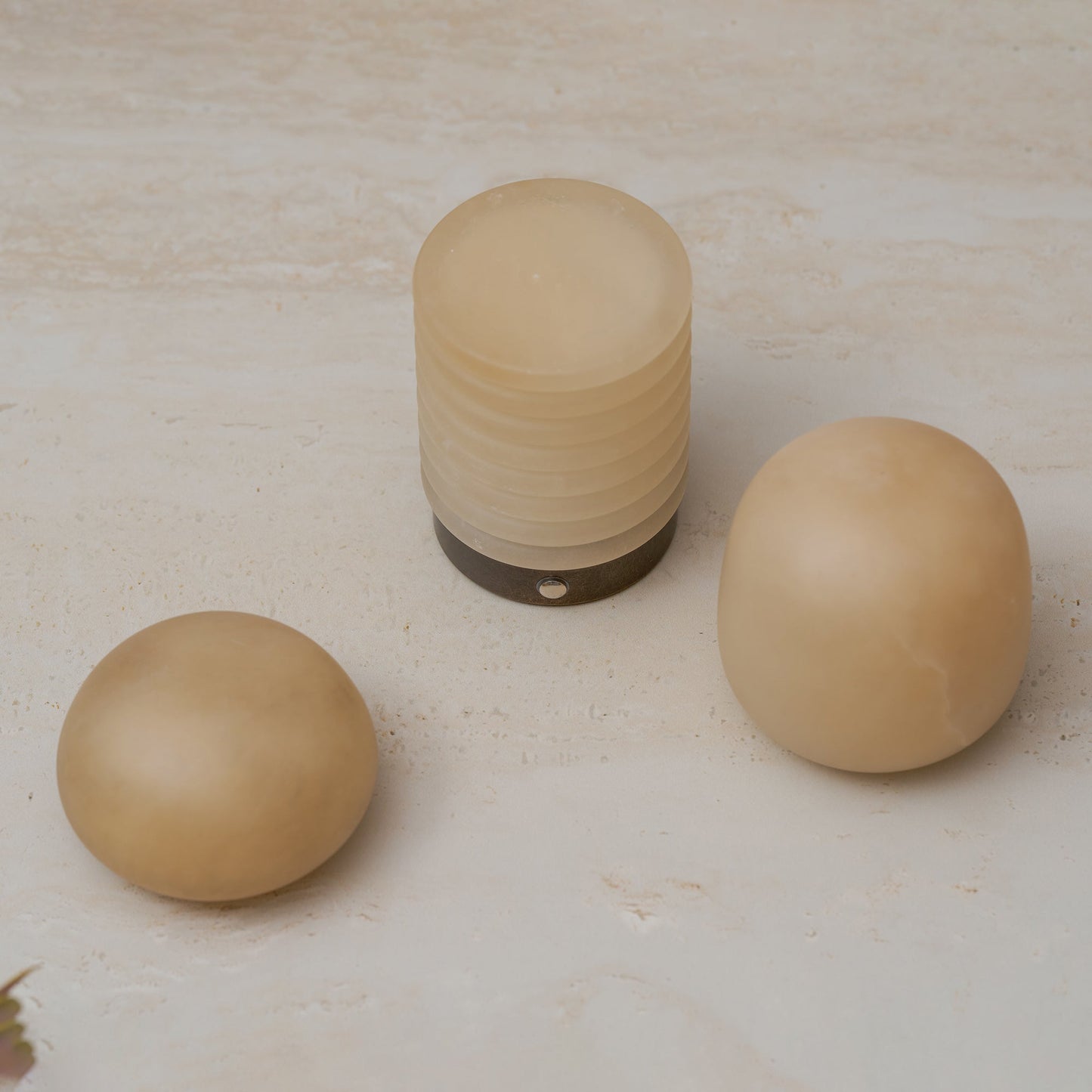 Alabaster Petite Portable Lamp (Built-in Battery)
