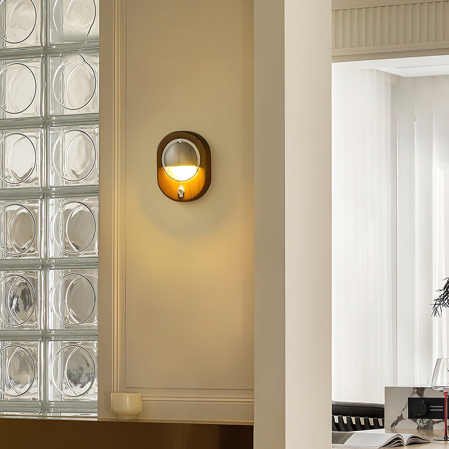 Velora Wall Lamp
