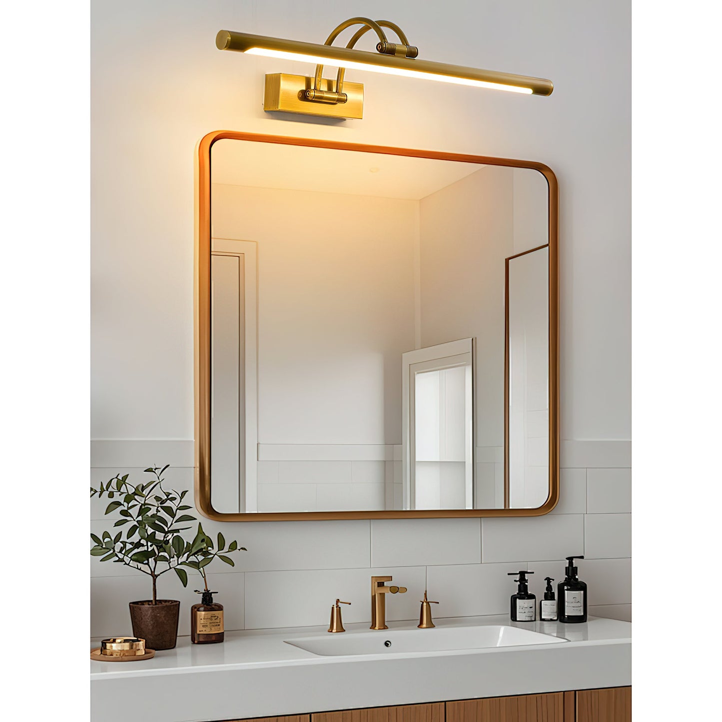 Regulus Brass Rechargeable Wall Lamp