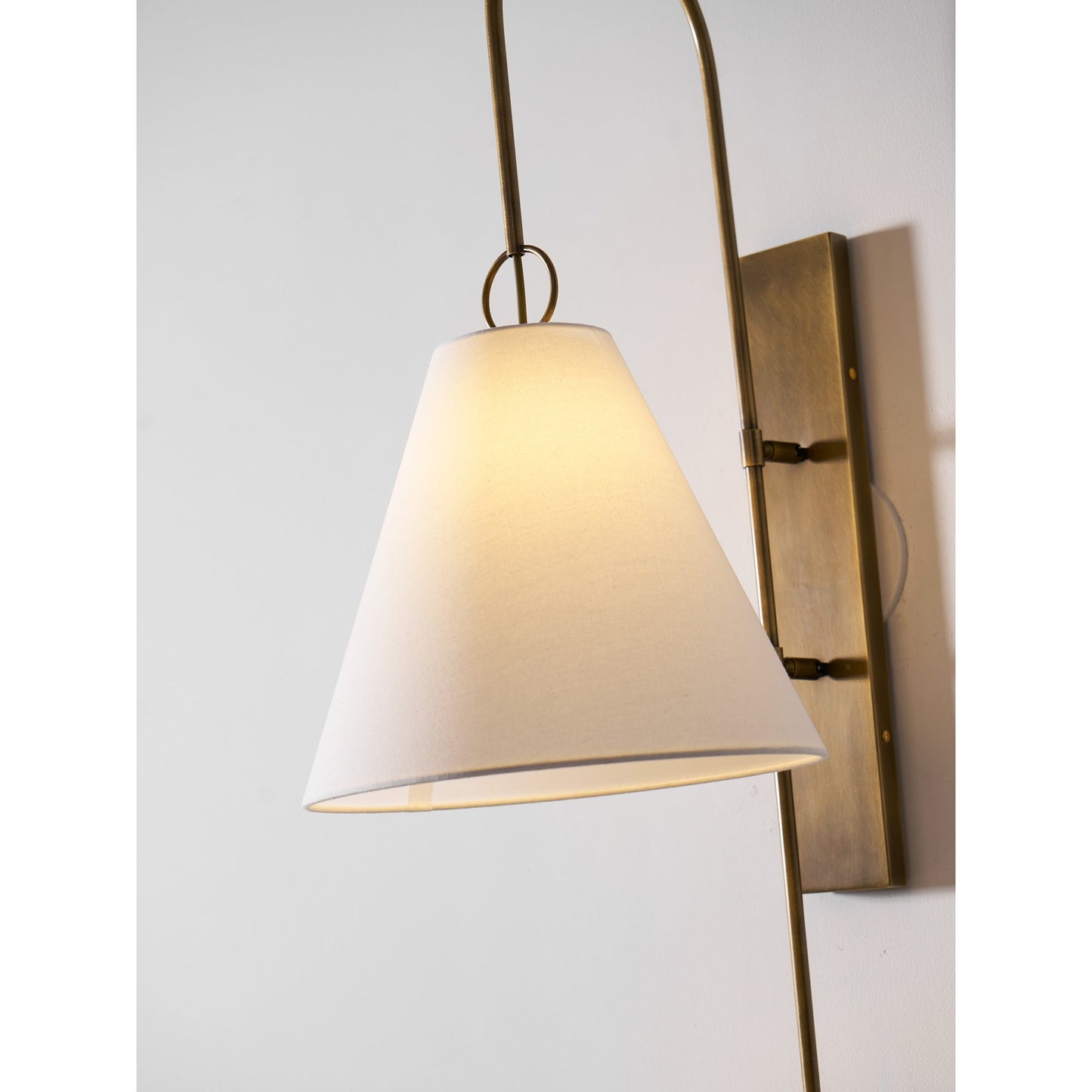 Yara Wall Lamp