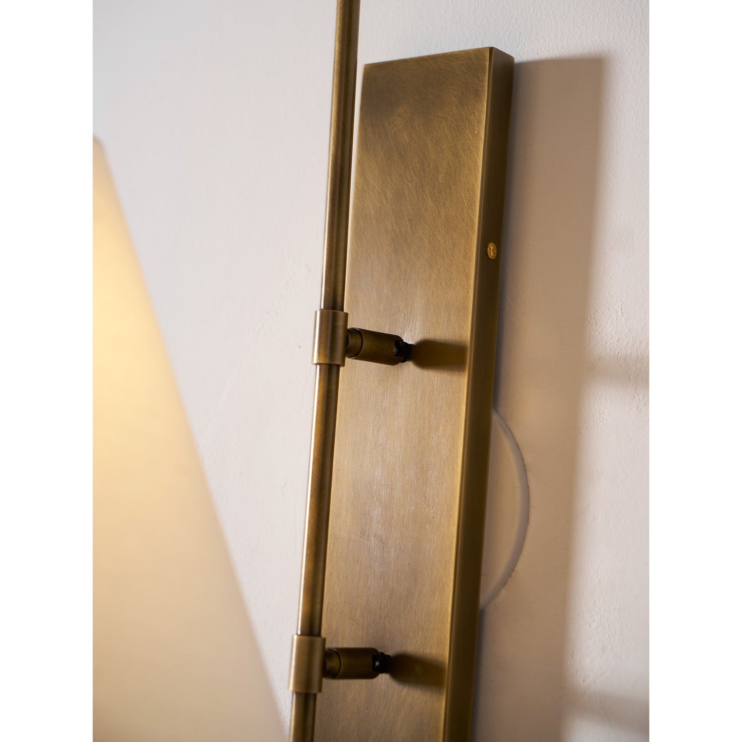 Yara Wall Lamp