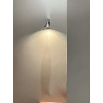 Caris Aluminum Wall Lamp
