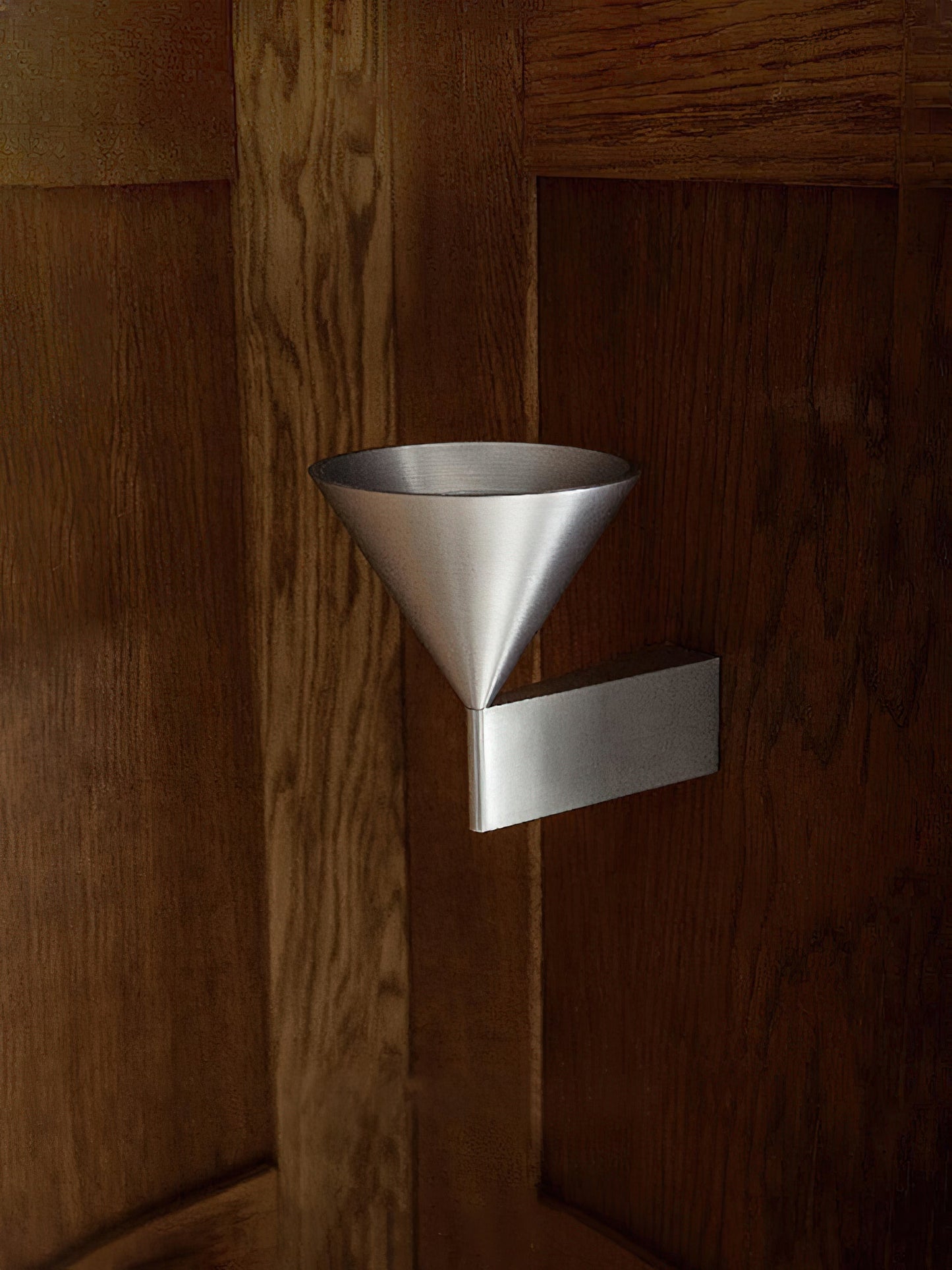 Caris Aluminum Wall Lamp