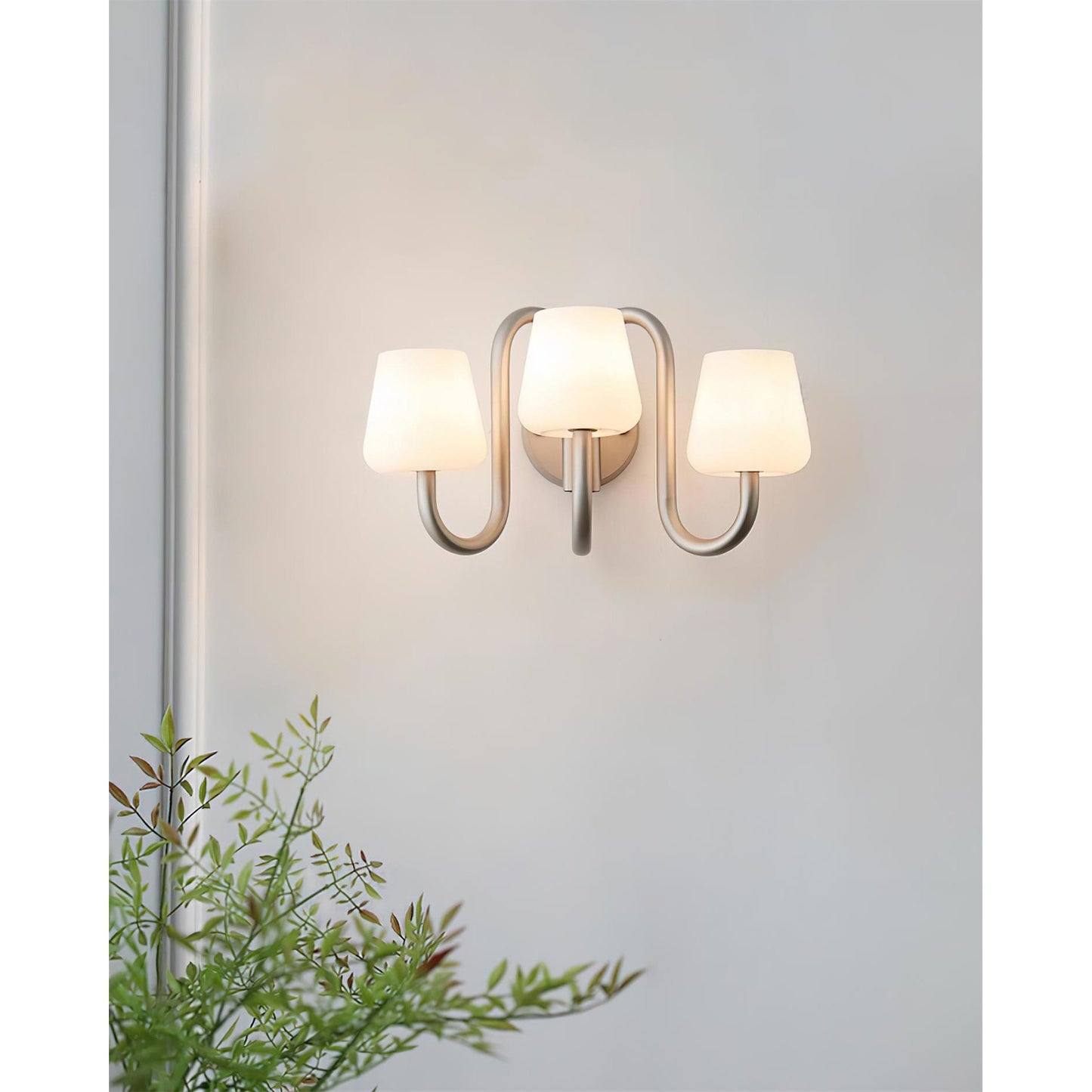 Caris Wall Lamp