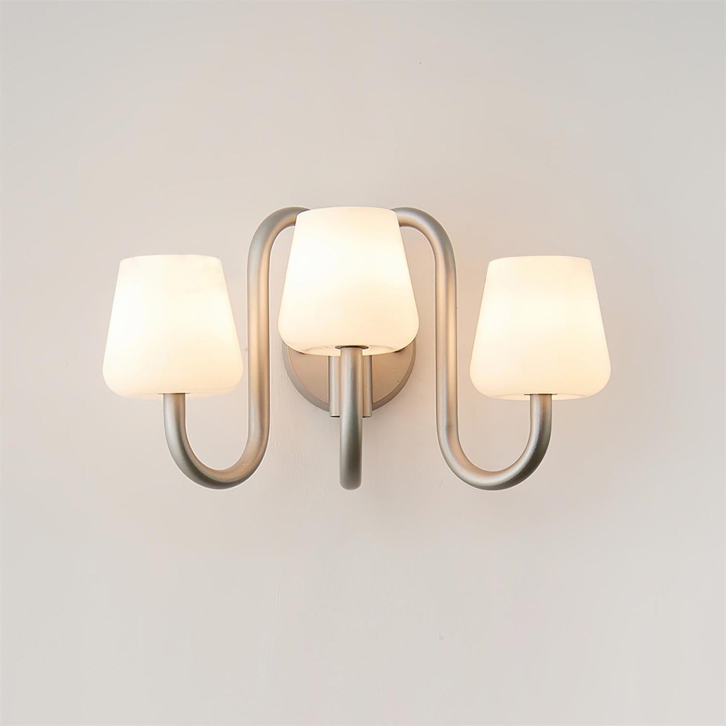Caris Wall Lamp