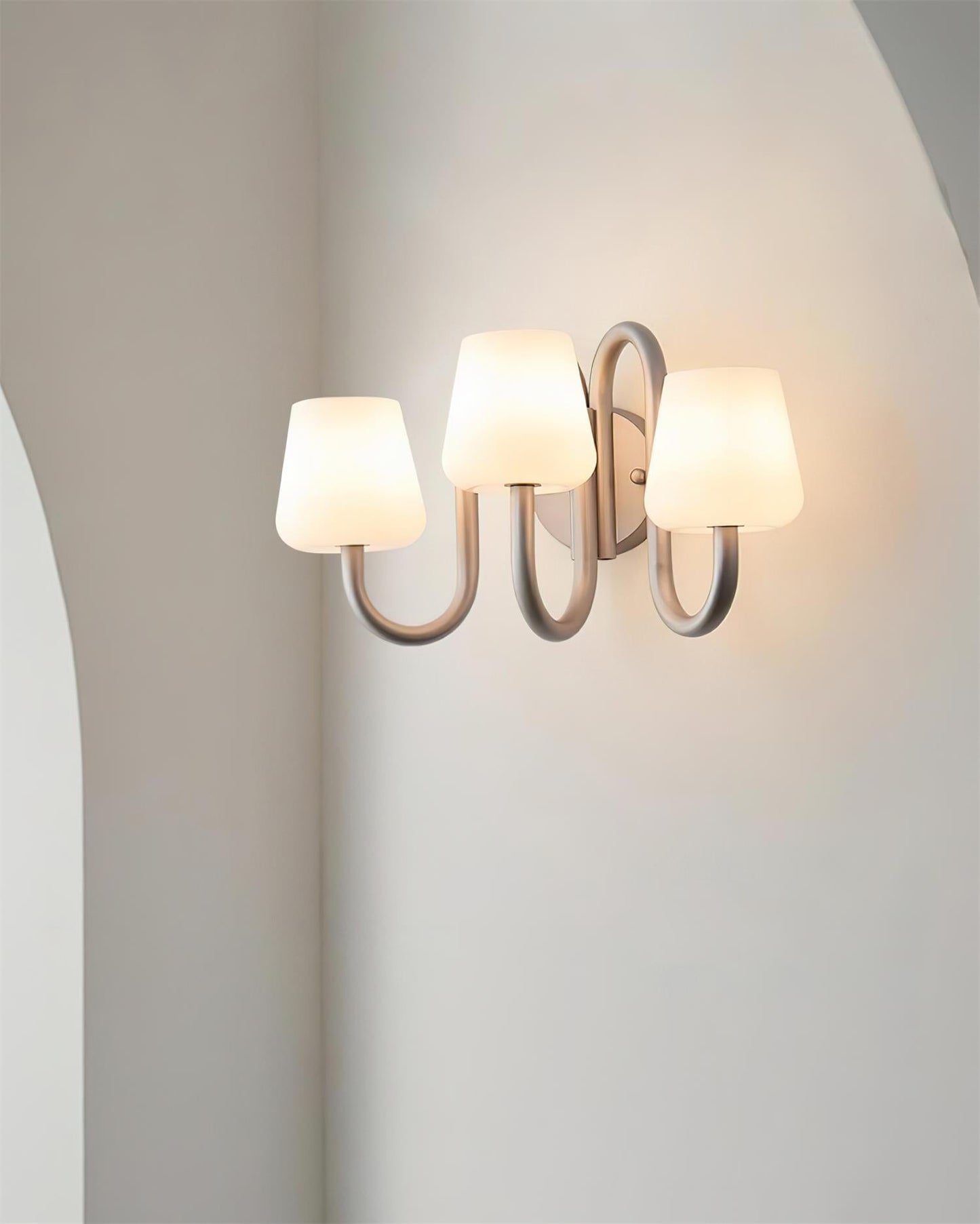 Caris Wall Lamp