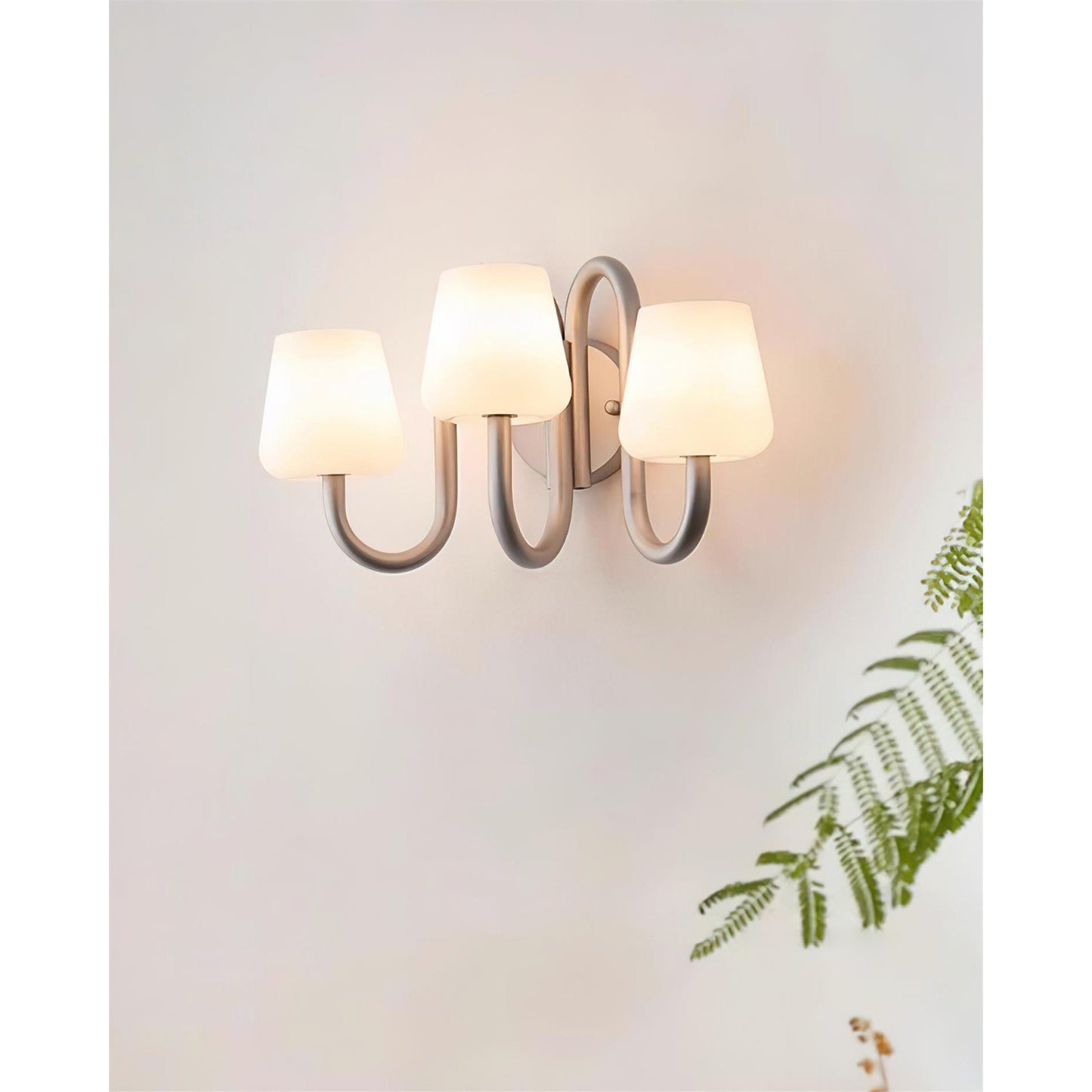 Caris Wall Lamp