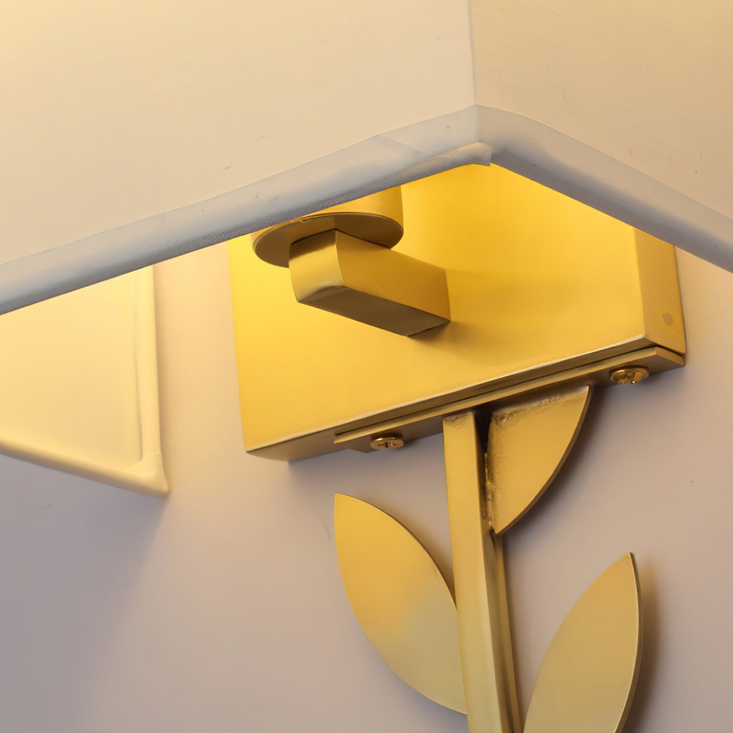 Gilara Grove Wall Lamp