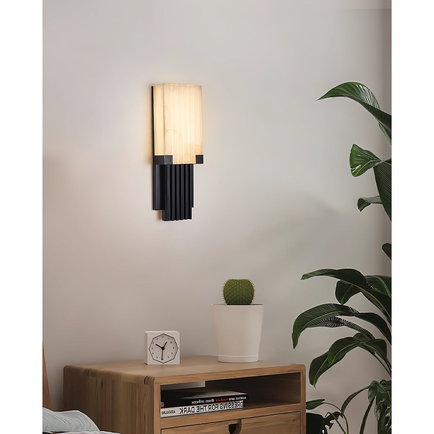 Yaris Alabaster Wall Lamp