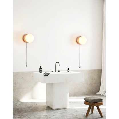 Yves Wall Lamp