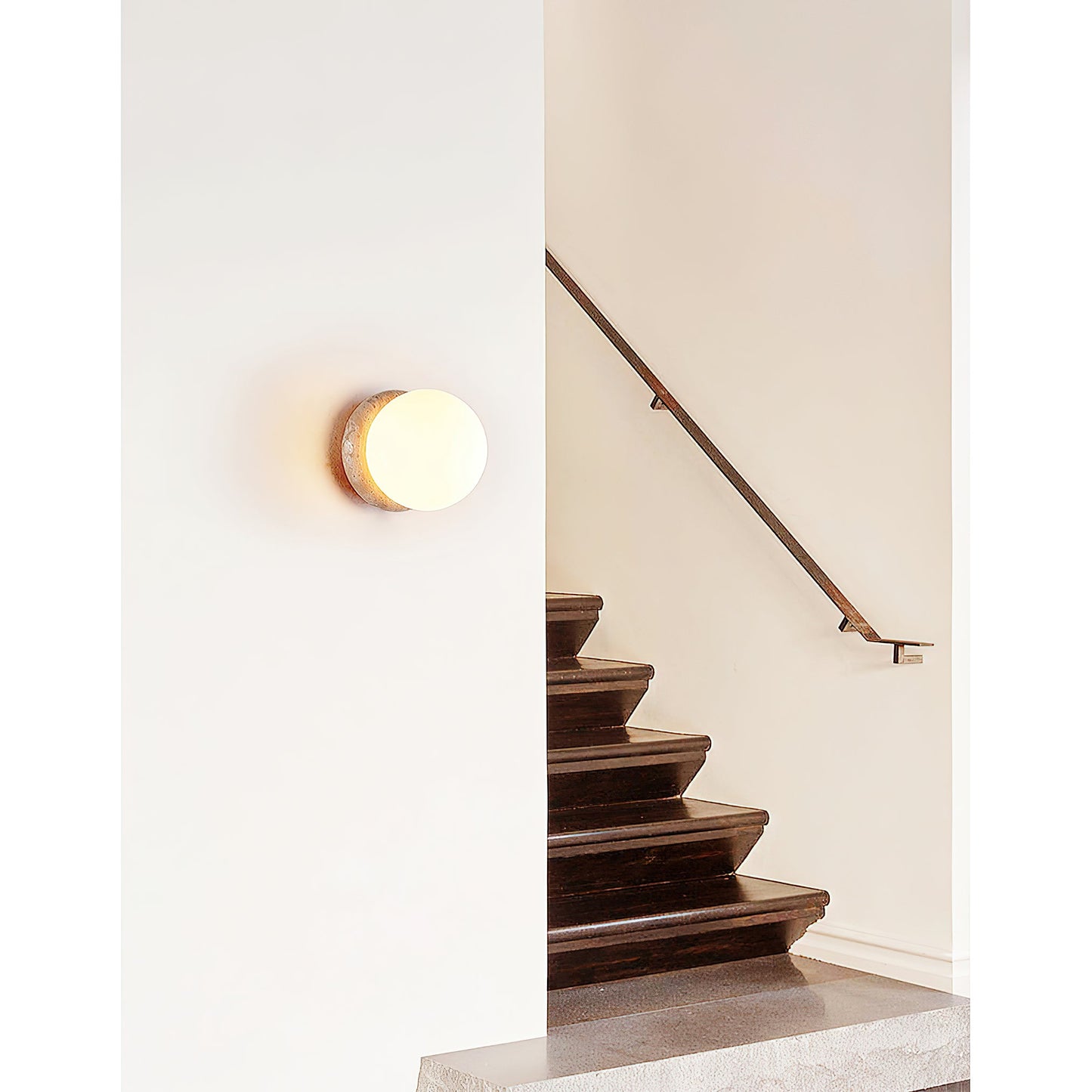 Yves Wall Lamp