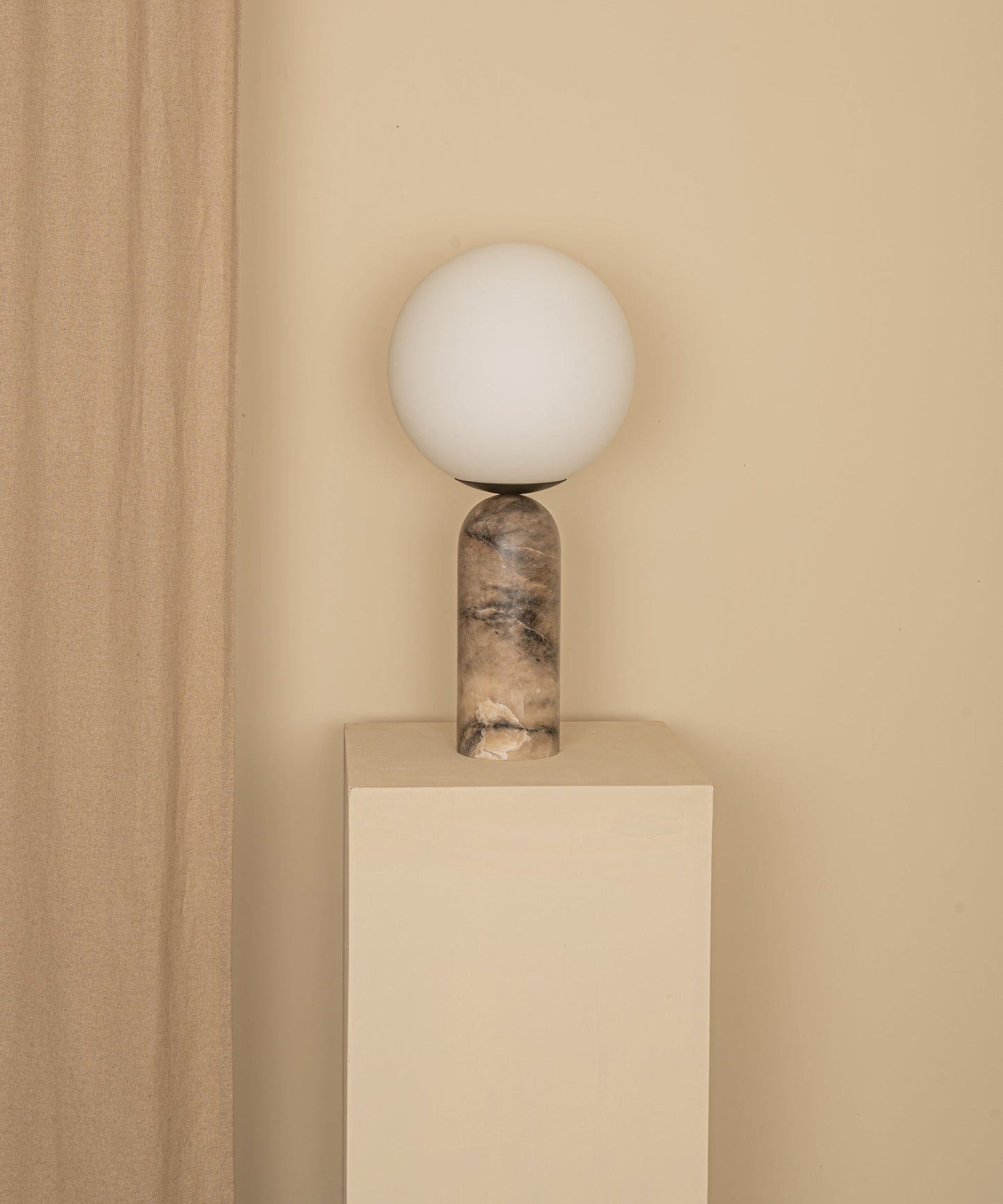 Kiris Table Lamp