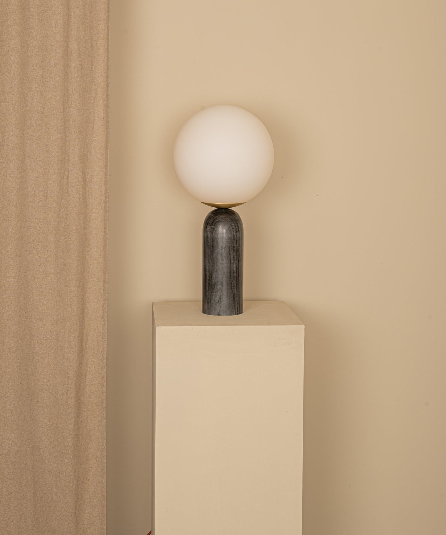 Kiris Table Lamp