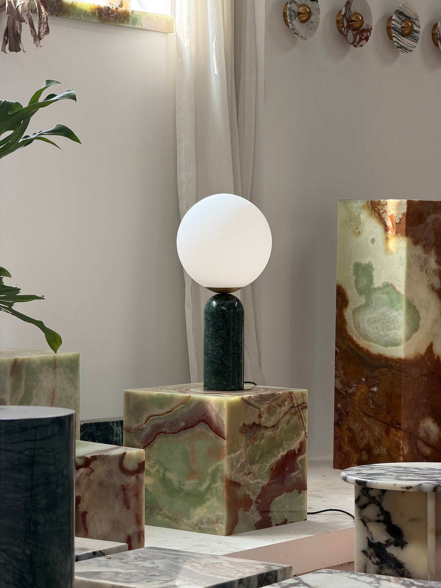 Kiris Table Lamp