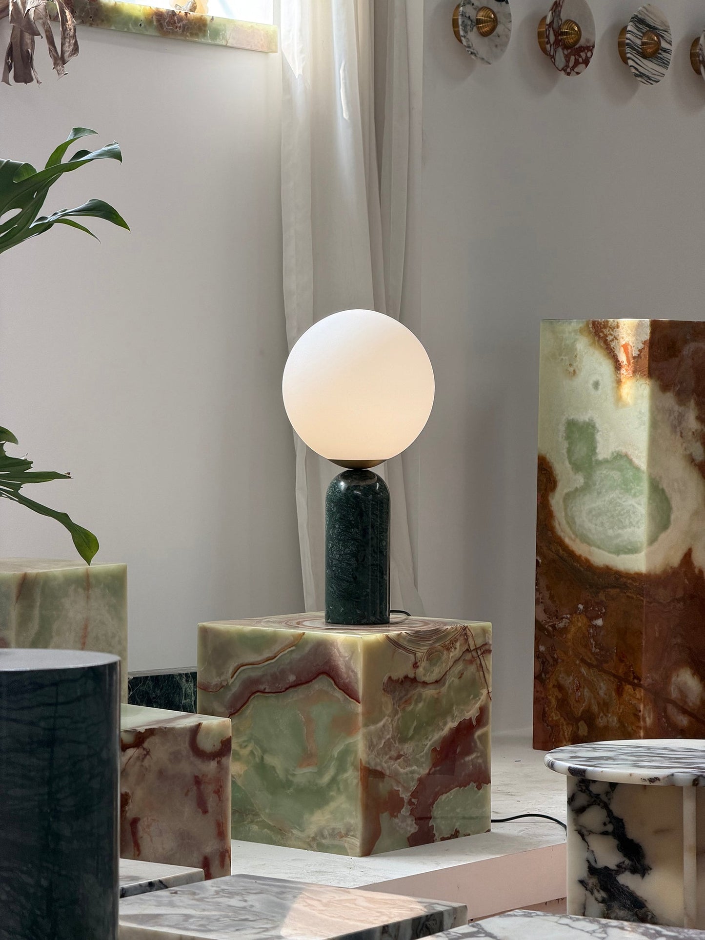 Kiris Table Lamp