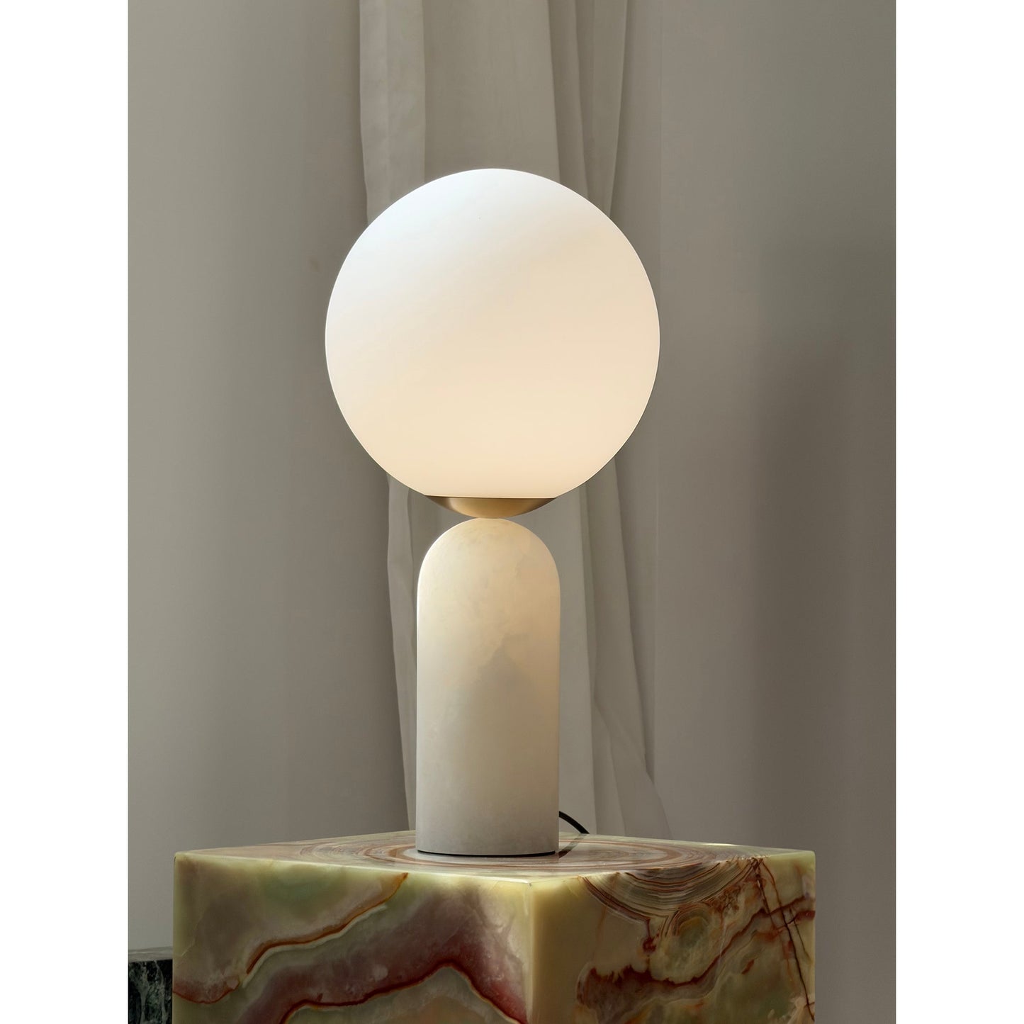 Kiris Table Lamp