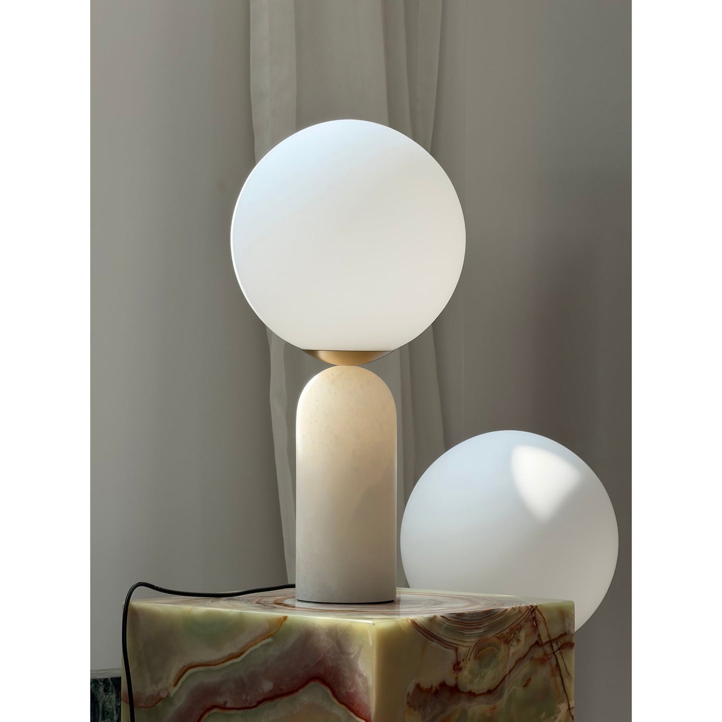 Kiris Table Lamp