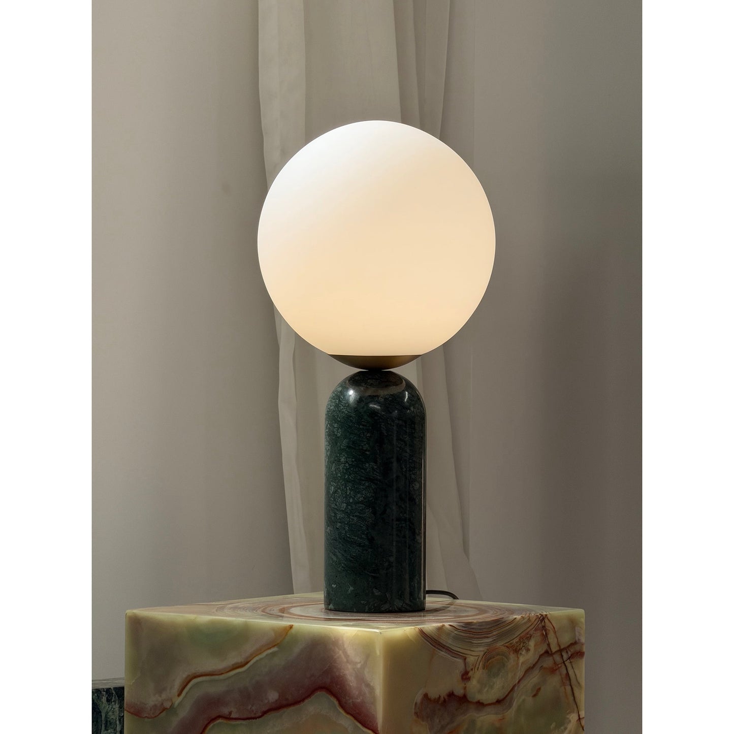 Kiris Table Lamp