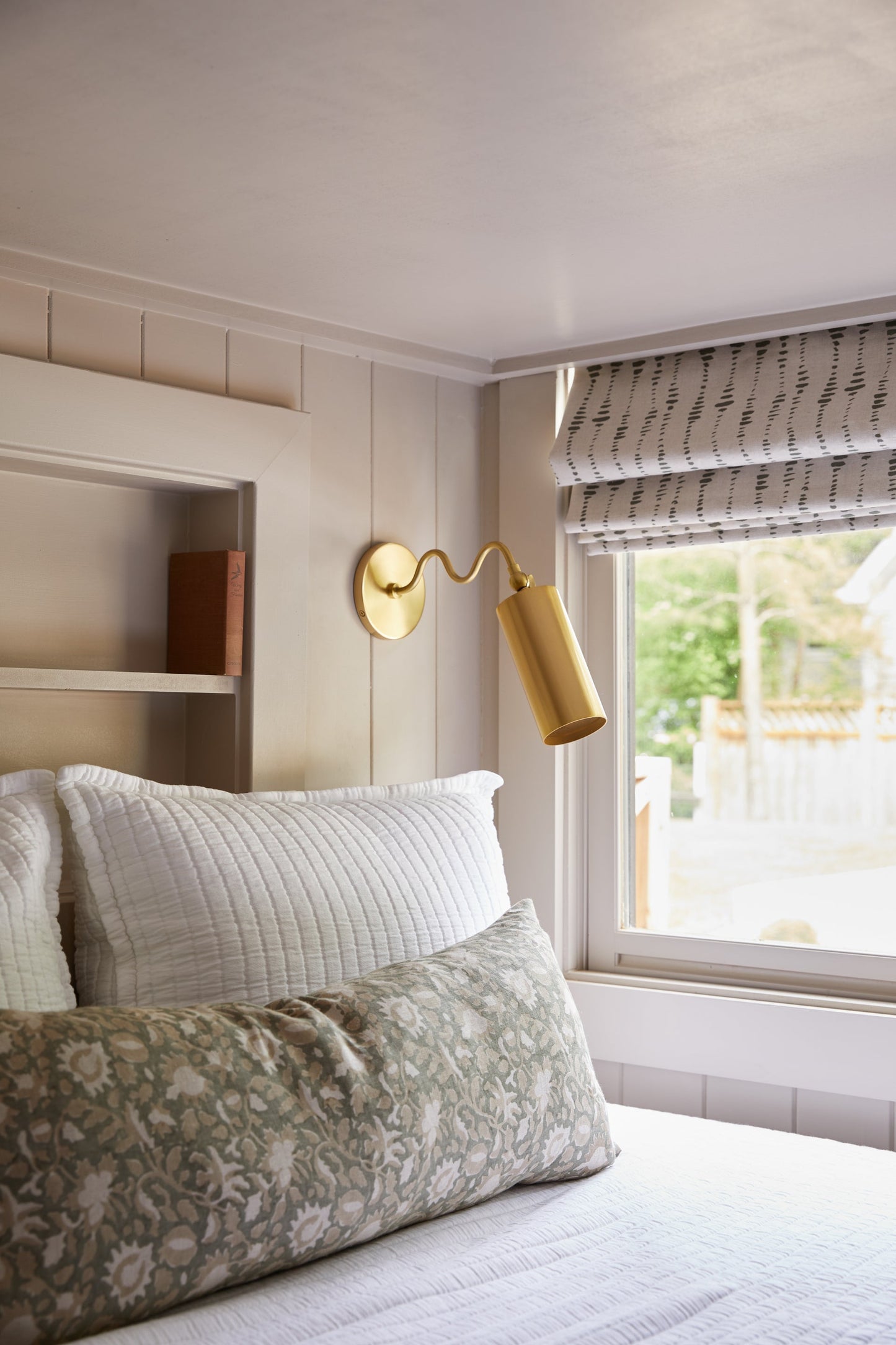 Miryn Wall Lamp