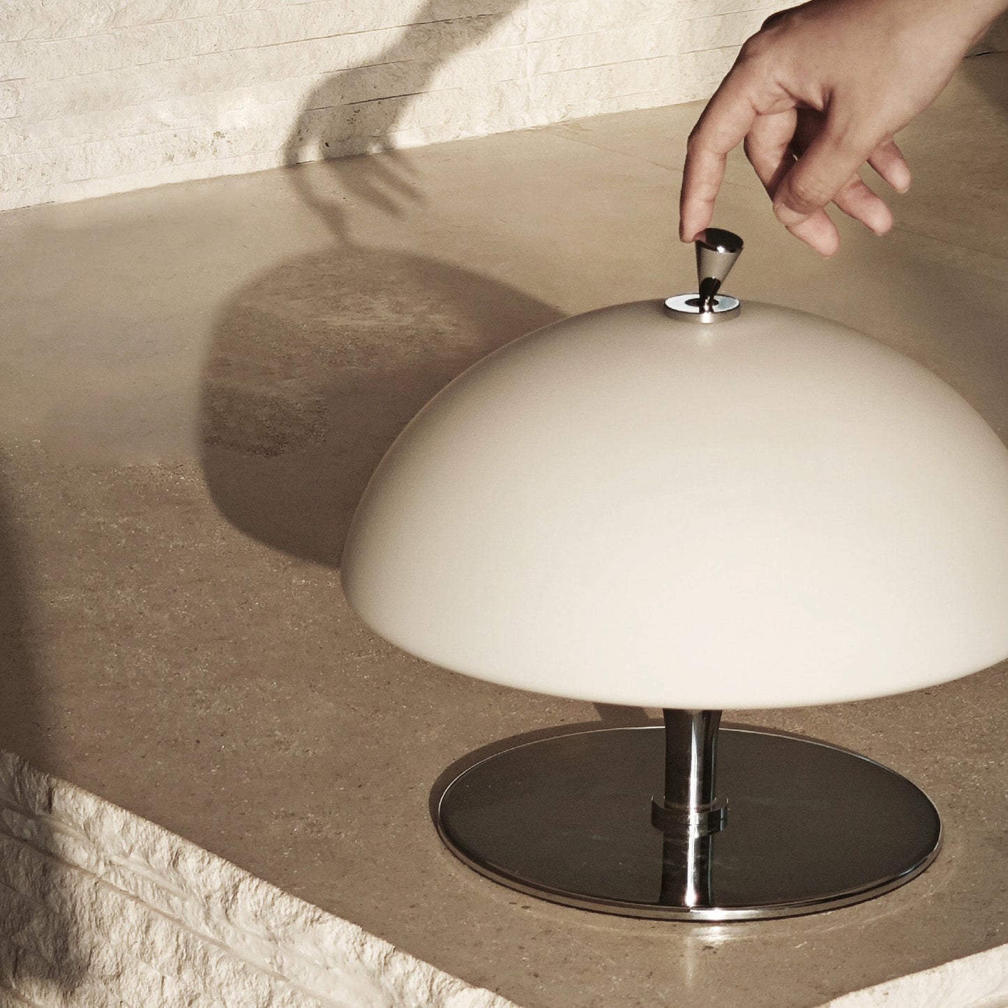 Renara Table Lamp (Built-in Battery)