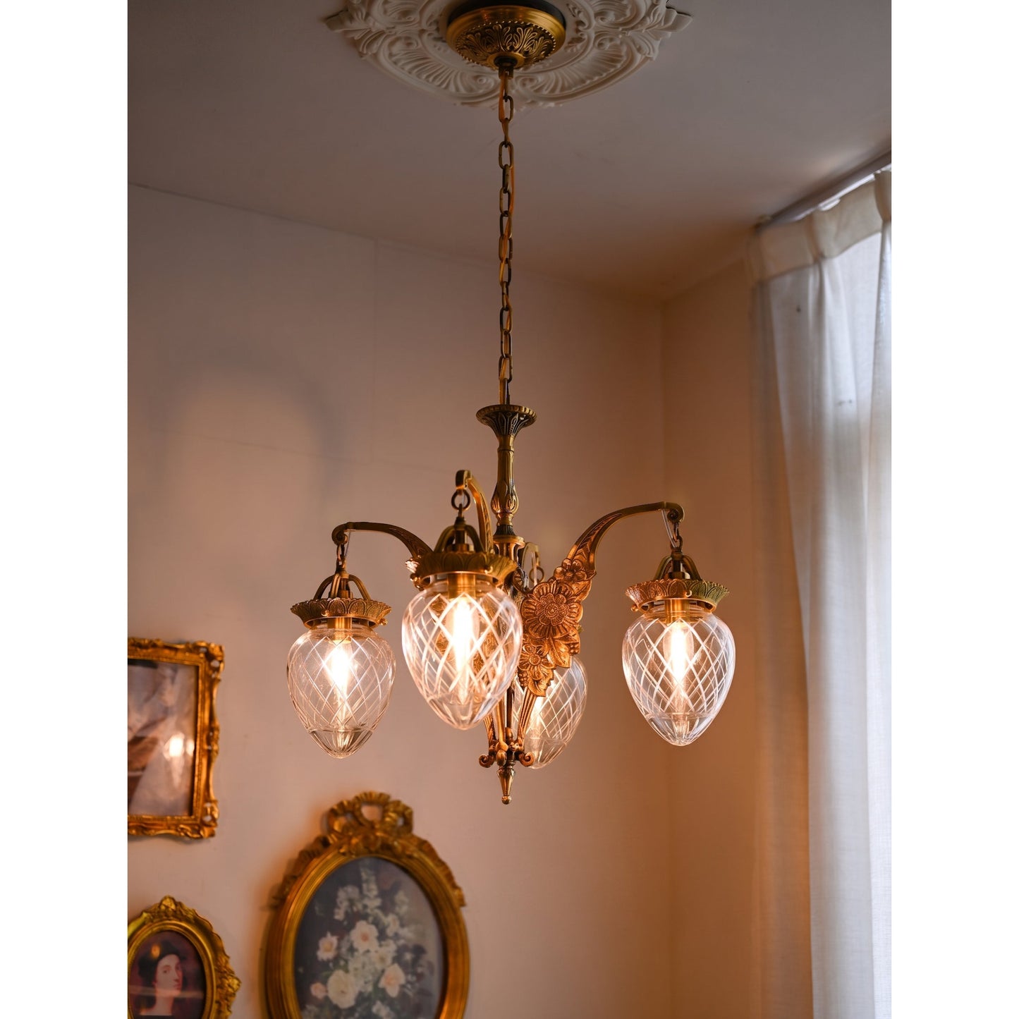 Esma Traditional Chandelier