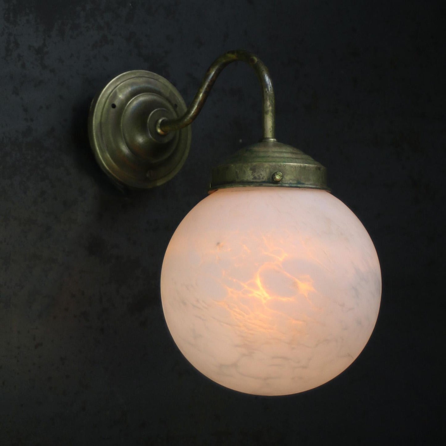 Vesine Alabaster Wall Lamp