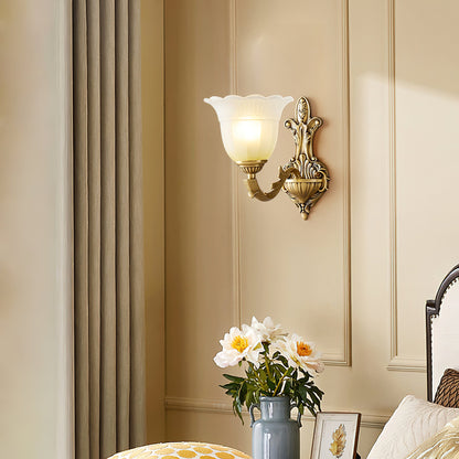 Vesor Flower Brass Sconce