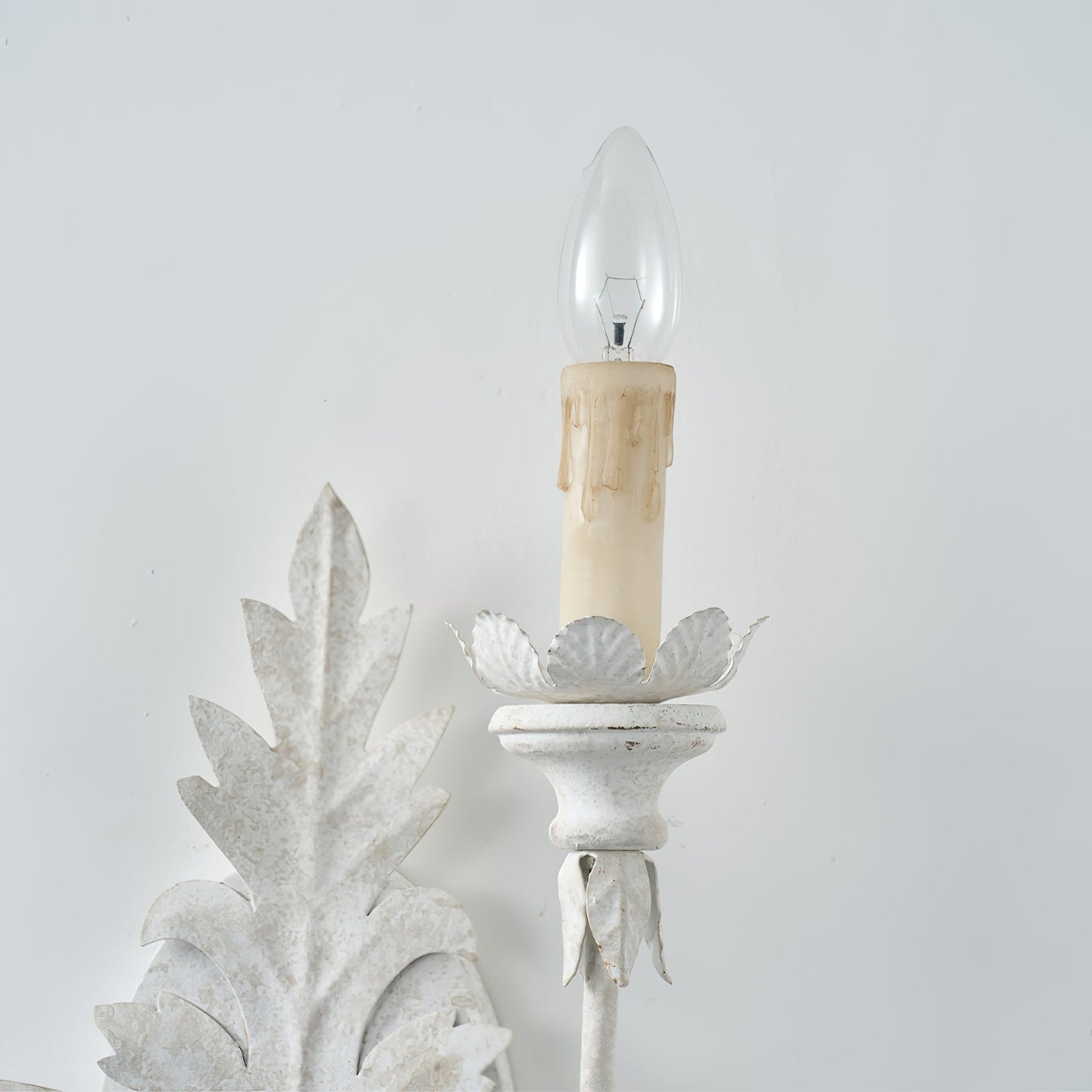 Caelum Leaf Wall Lamp