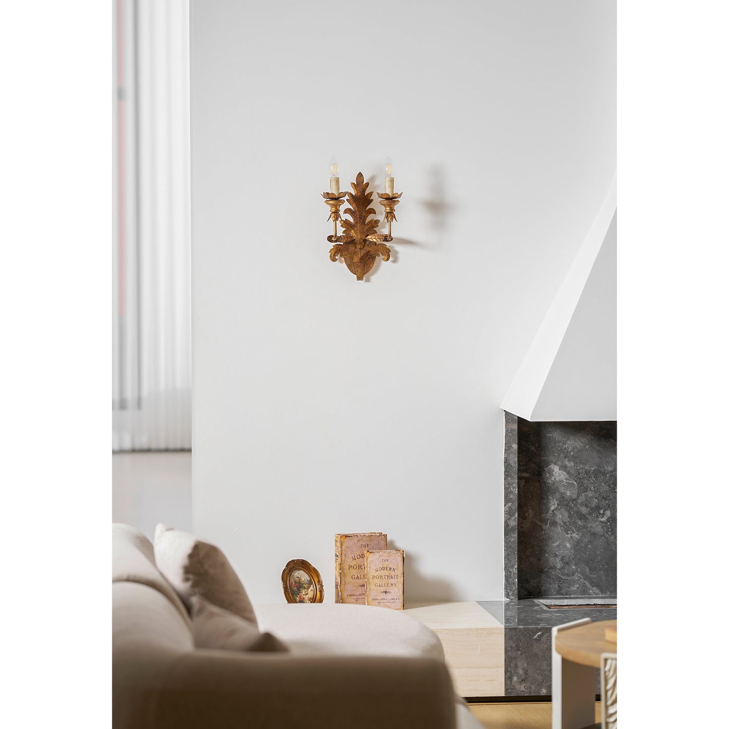Caelum Leaf Wall Lamp