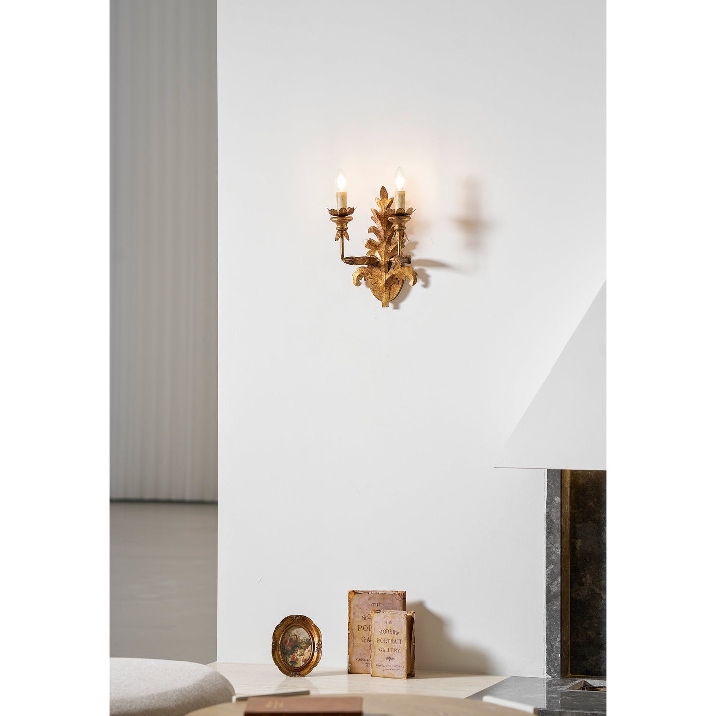Caelum Leaf Wall Lamp