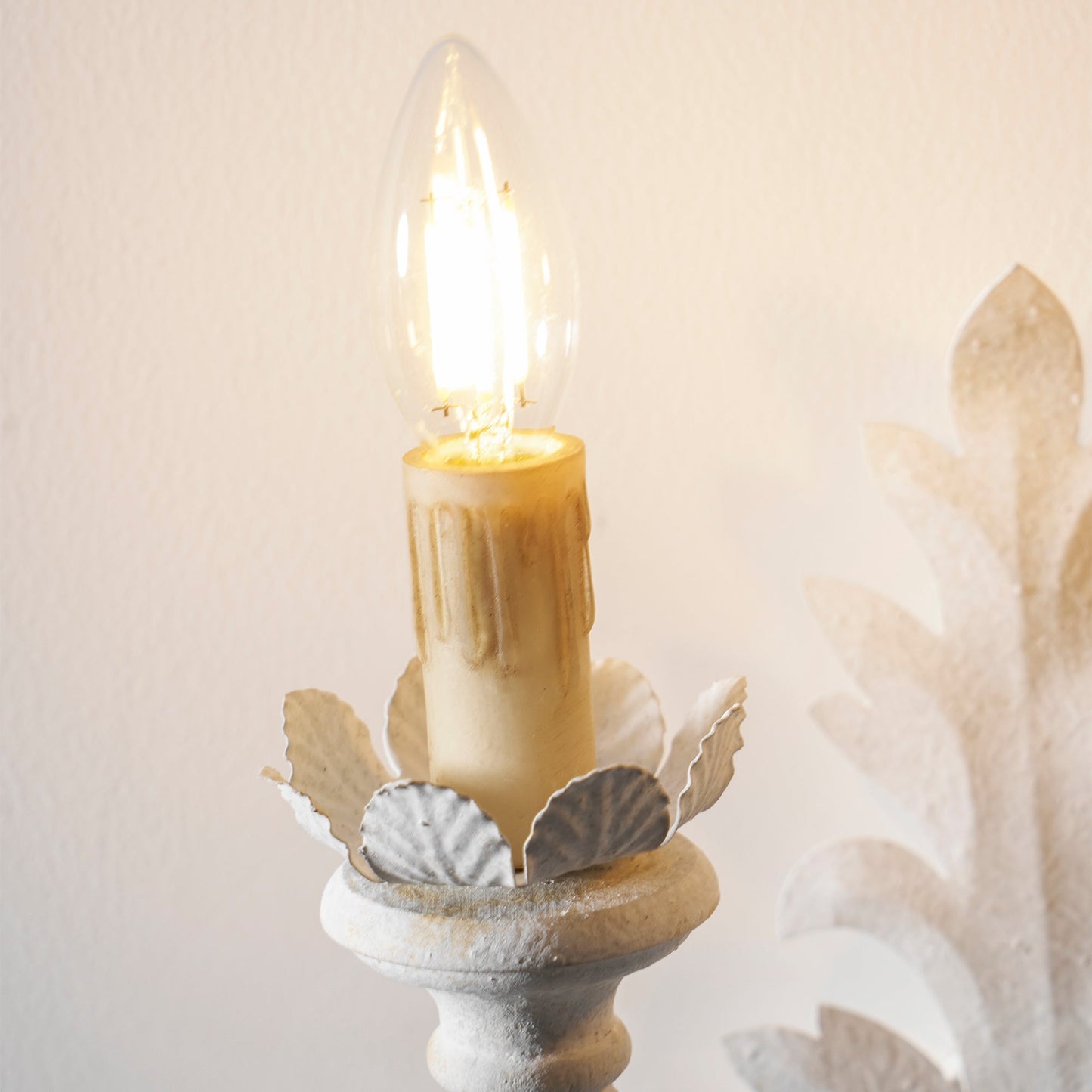Caelum Leaf Wall Lamp