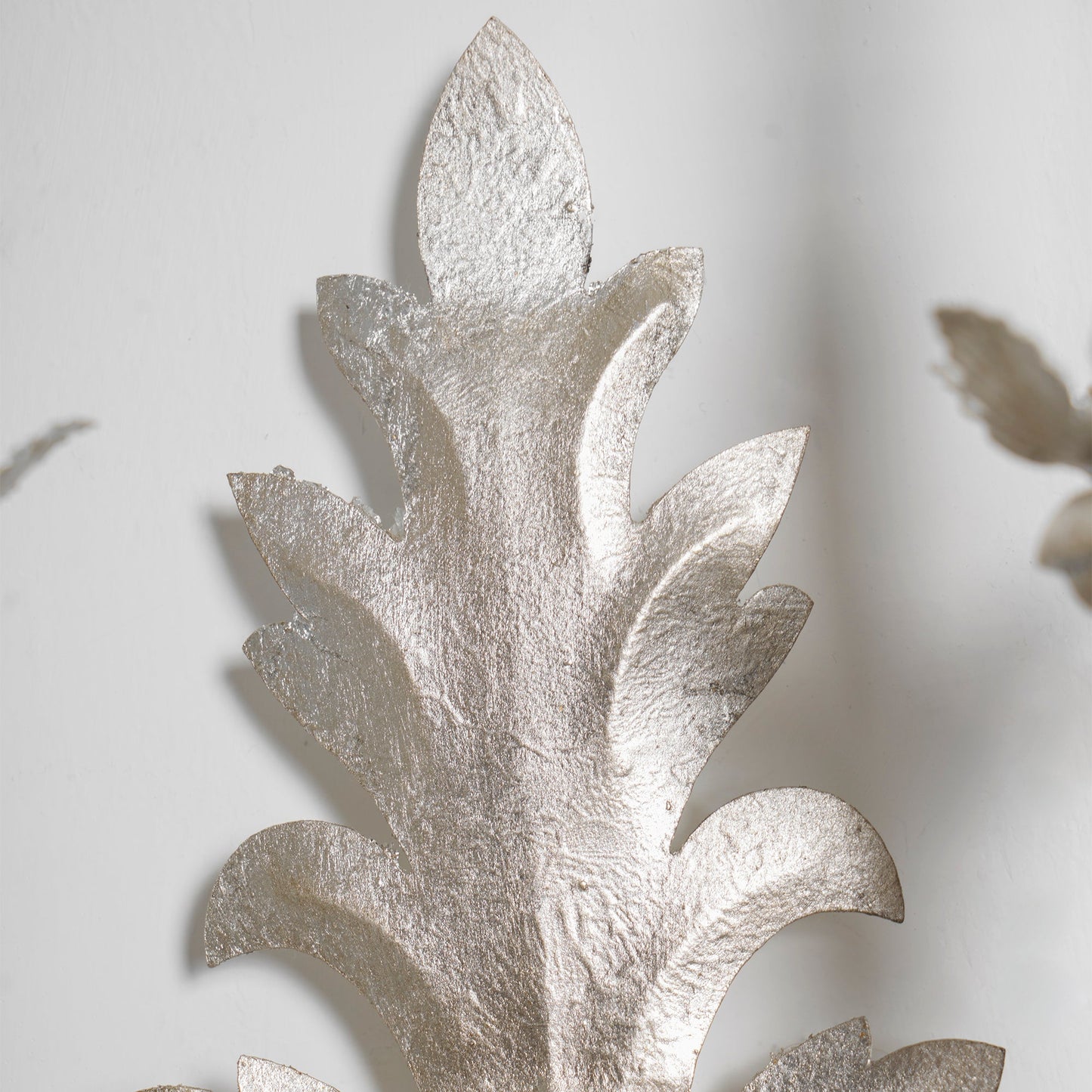 Caelum Leaf Wall Lamp