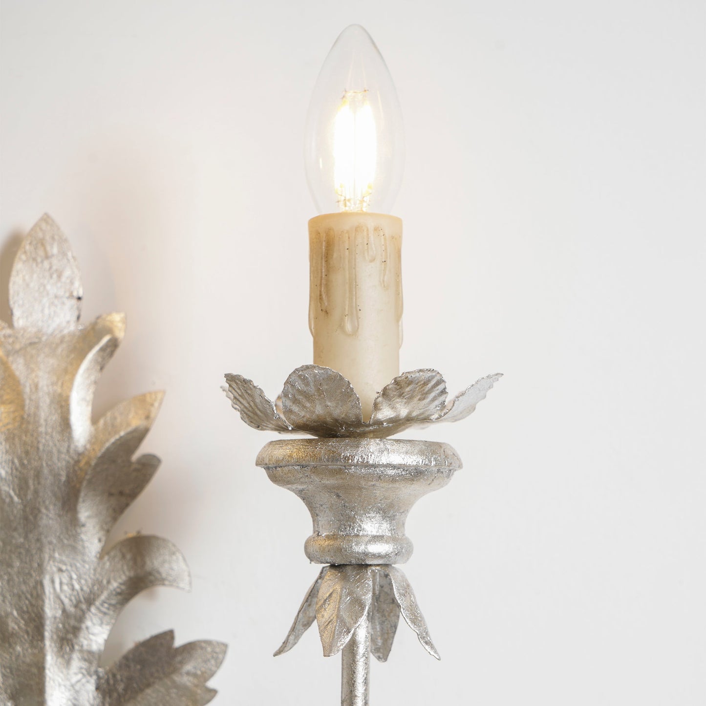 Caelum Leaf Wall Lamp