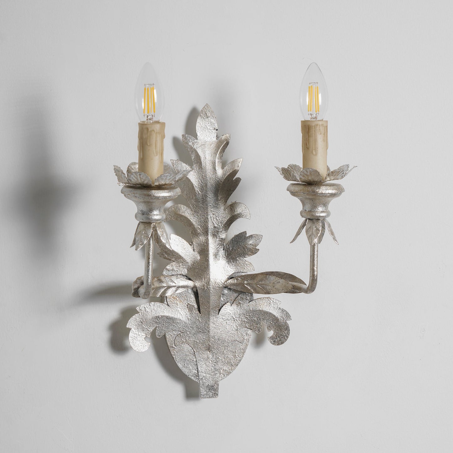 Caelum Leaf Wall Lamp